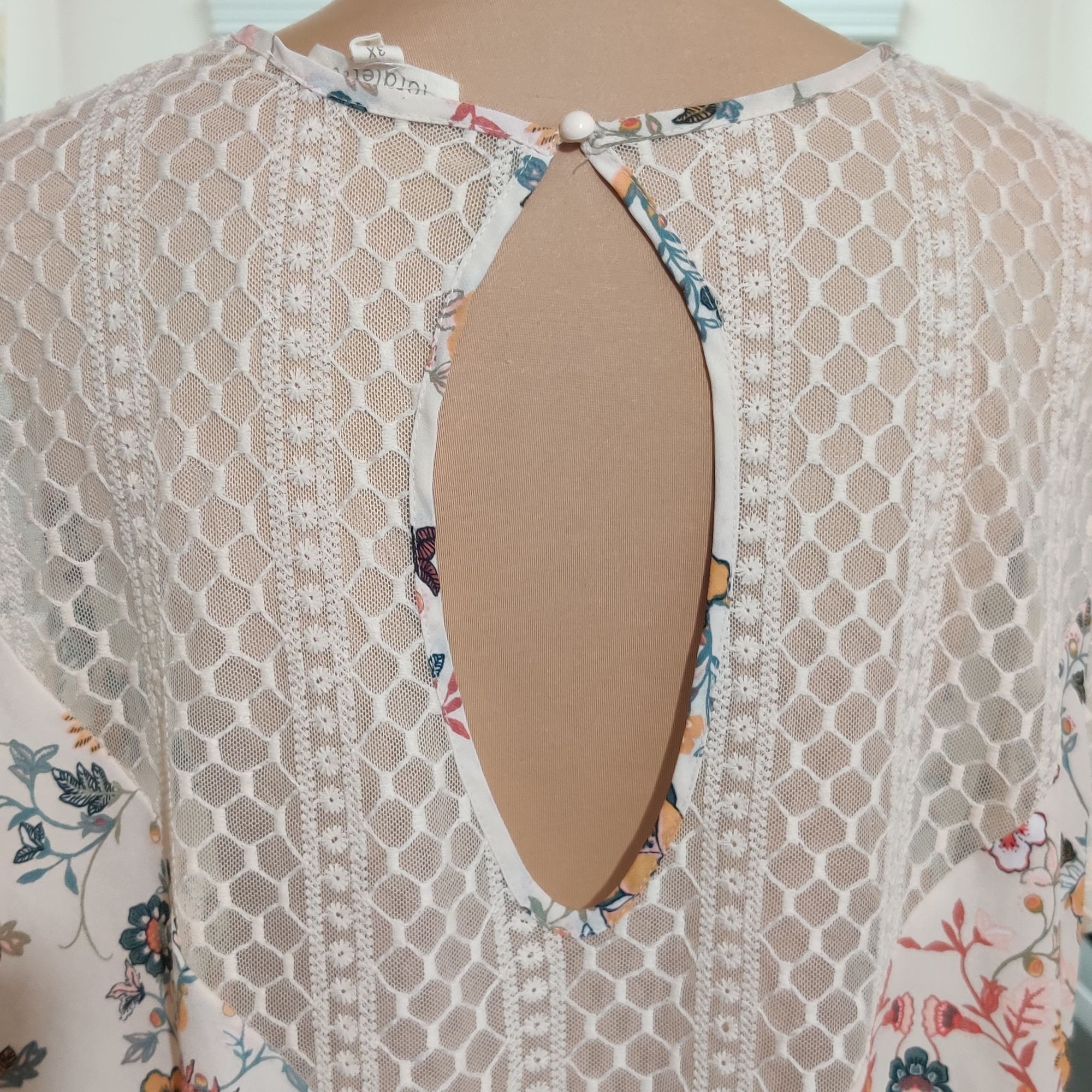 Other Loralette Womens Plus Size Blouse Floral Lace Cream Coquette Size 3XL / US 20-22 - 5 Thumbnail