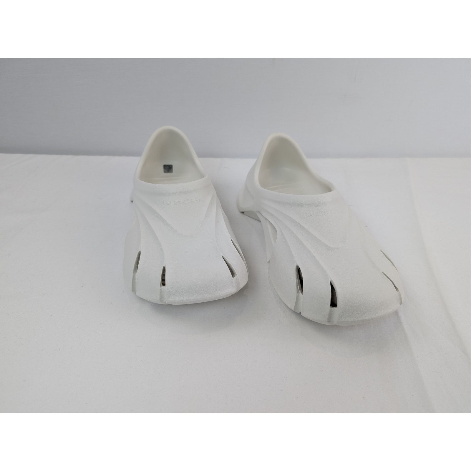 Balenciaga o1rshd1 Classic Mold Closed Slide Sandals in Eggshell Size US 13 / EU 46 - 6 Thumbnail