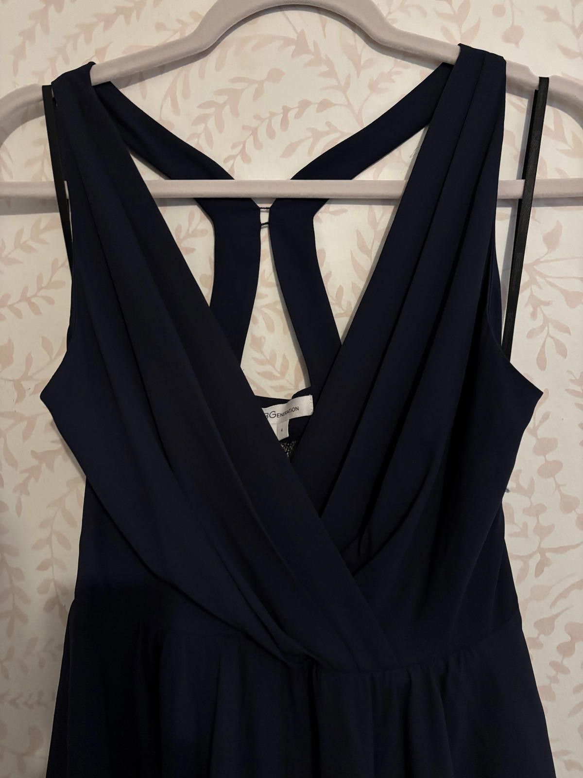 BCBGeneration Tiered Ruffle Dress Navy sz 4 semi-formal
