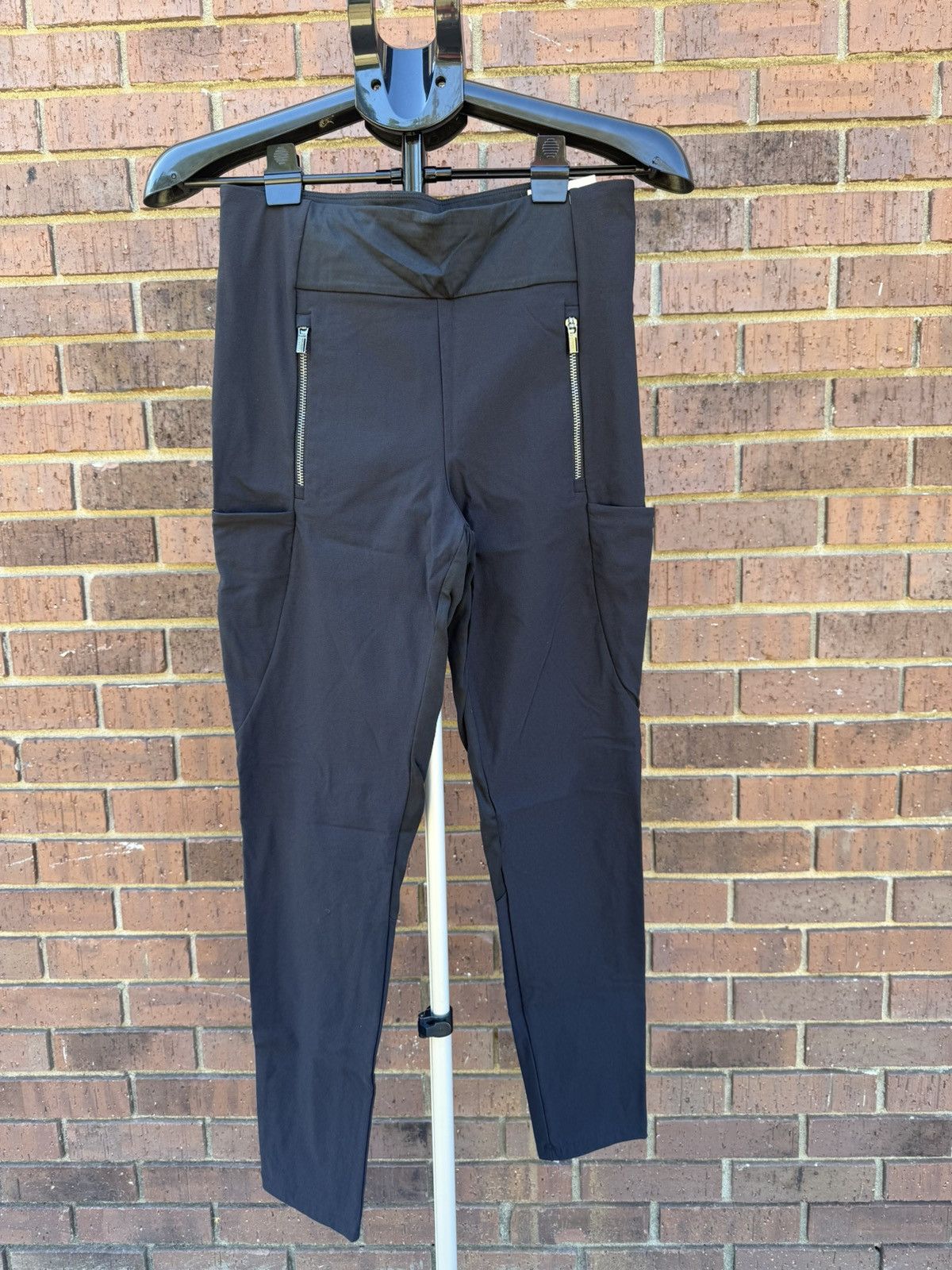 Athleta Athleta Black Joggers Leggings Zip Pockets Athletic Pants Size 28" / US 6 / IT 42 - 1 Thumbnail