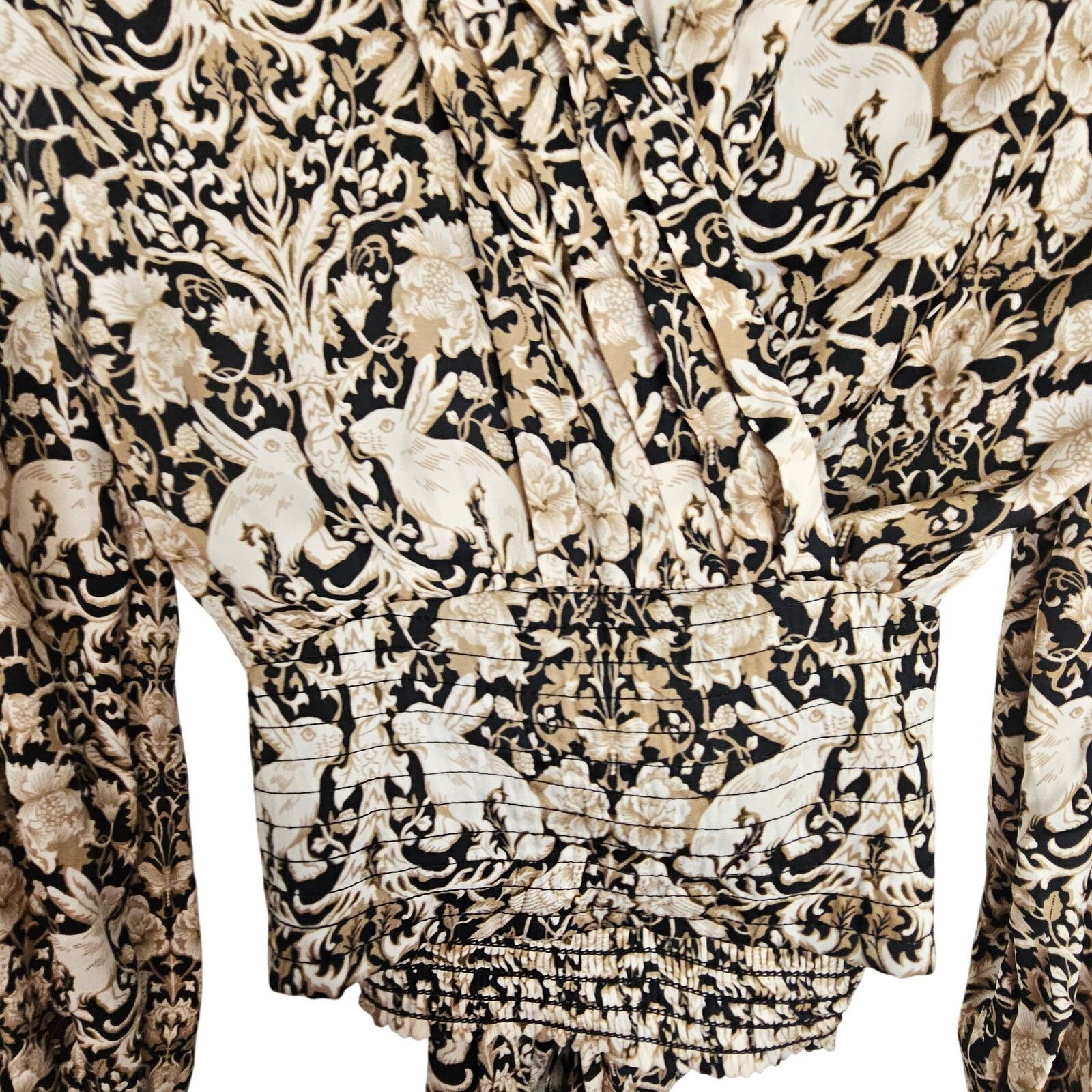 Anthropologie Anthropologie Womens Floral Rabbit Print Surplice Top Sz M Size M / US 6-8 / IT 42-44 - 3 Thumbnail