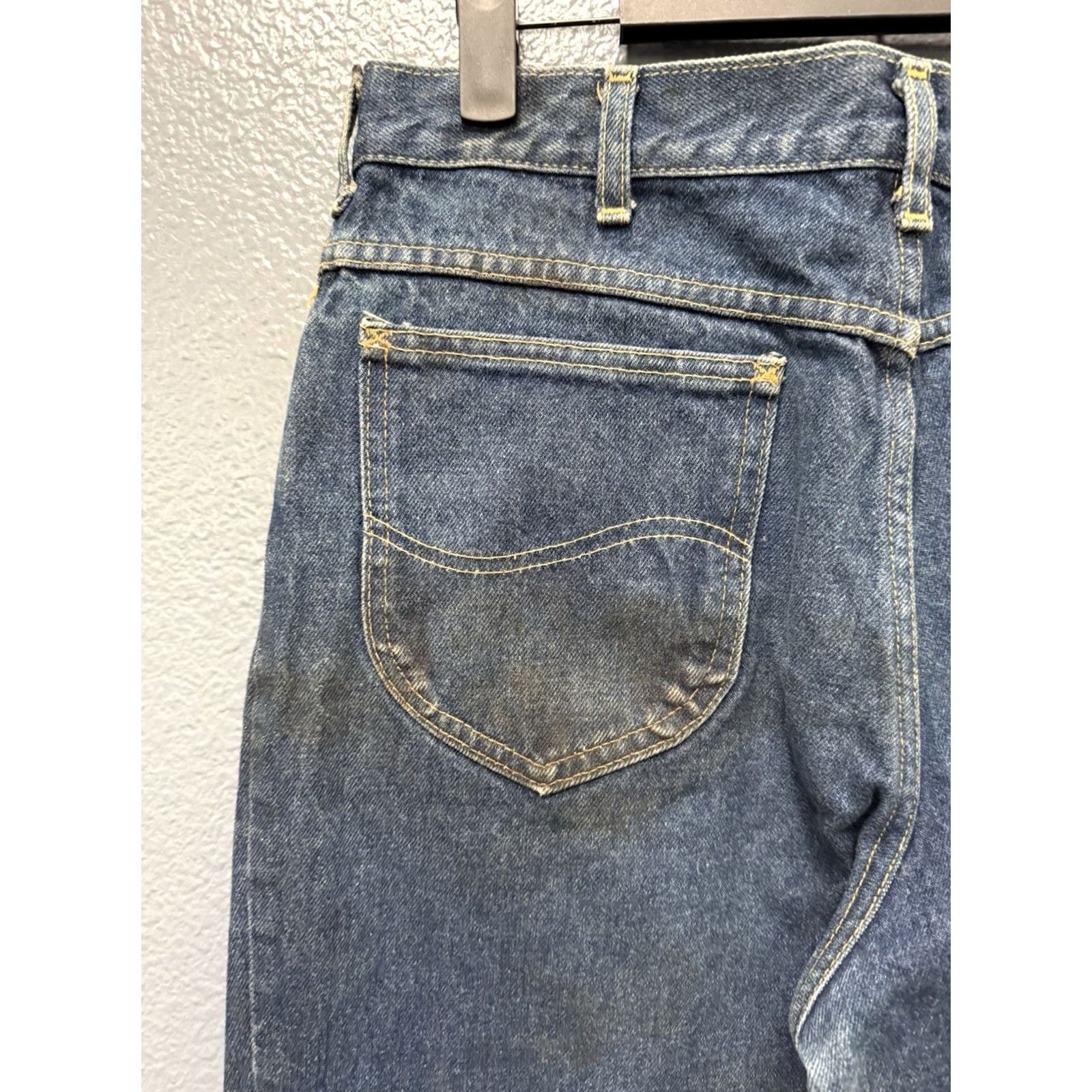Lee VINTAGE Lee Riders Jeans Dark Wash Indigo Denim 34 33 USA Made Men’s Straight Denim Jeans 34x33 Blue Mens Size US 32 / EU 48 - 3 Thumbnail