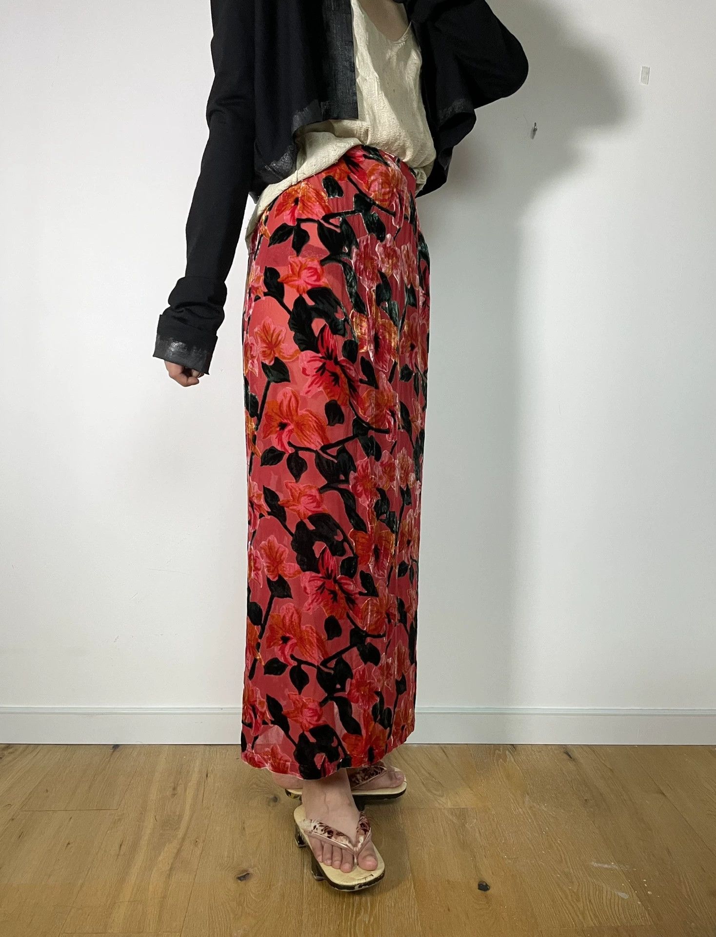 Yohji Yamamoto YOHJI YAMAMOTO 1997 Silk Burnout Velvet Skirt Size 25" / US 0 / IT 36 - 7 Thumbnail