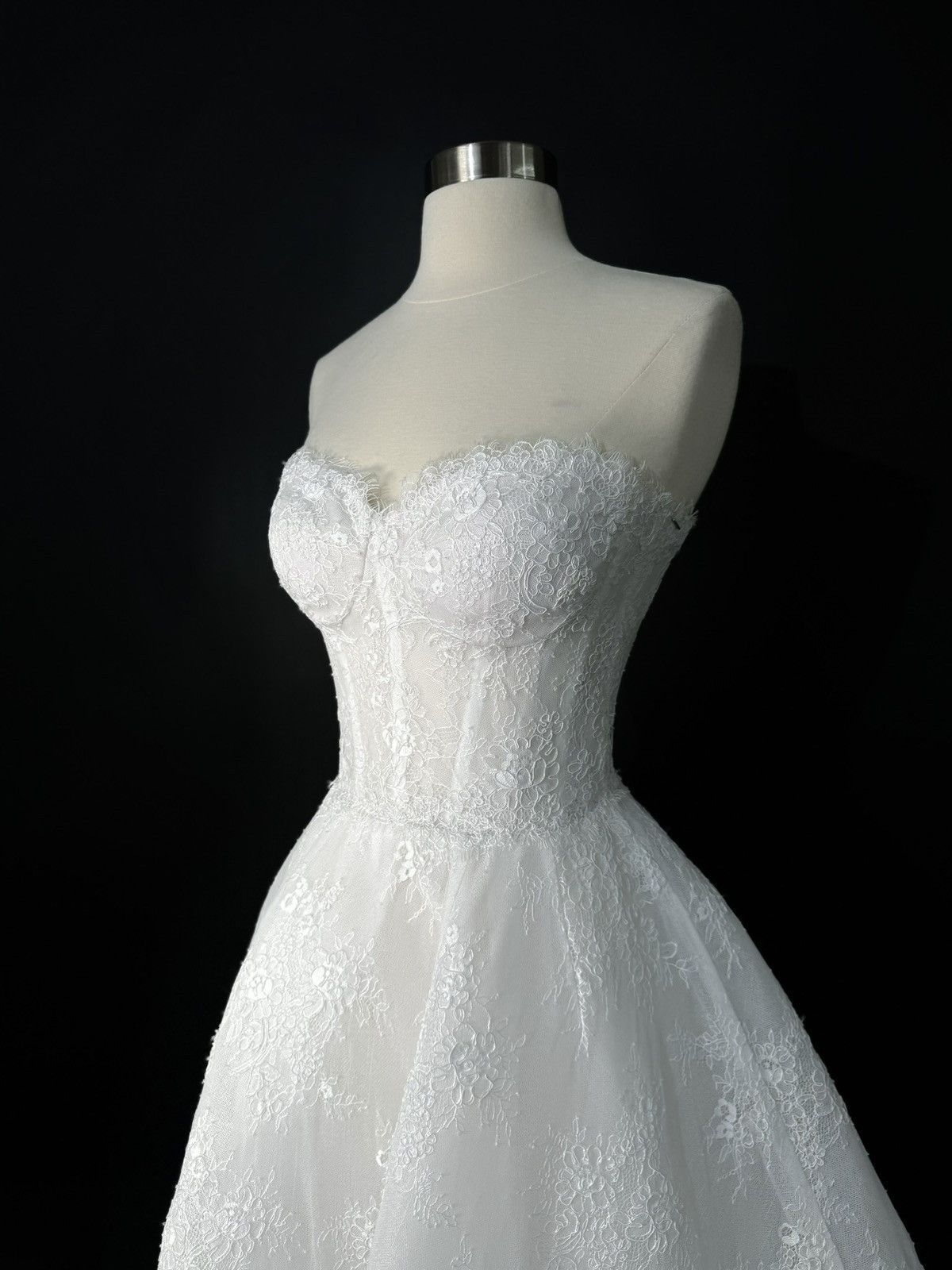 Other Preloved US 2 Anna Augusta French Corded Lace Bridal Gown Size XS / US 0-2 / IT 36-38 - 3 Thumbnail