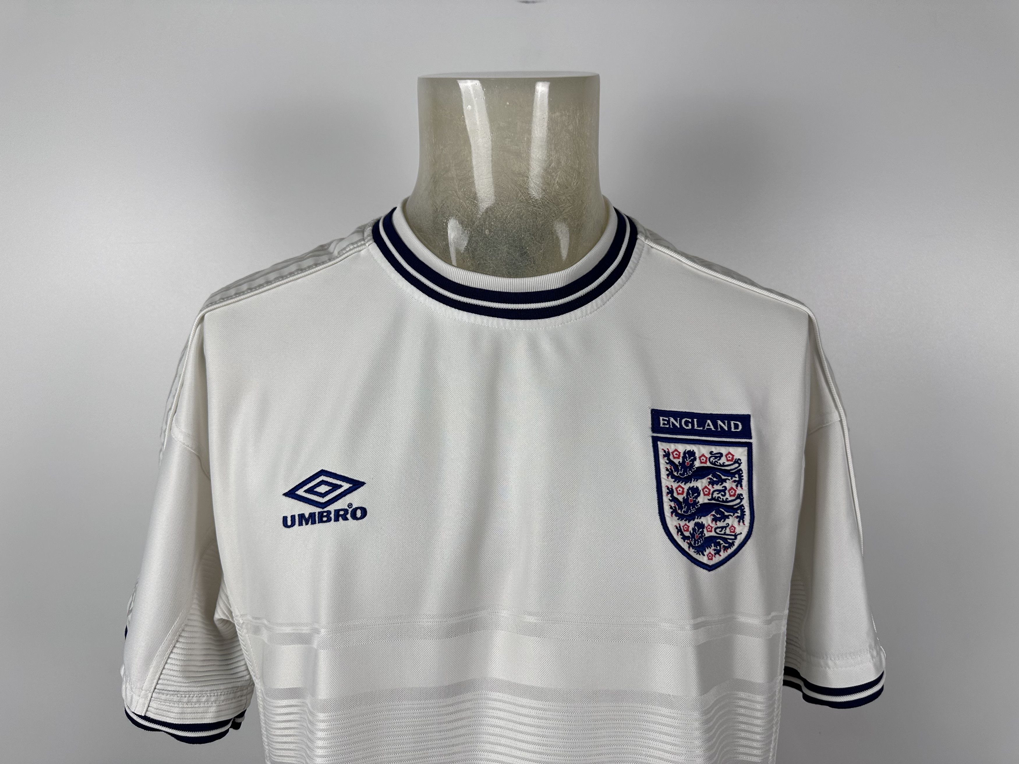 Umbro × Vintage ENGLAND 1999 2001 HOME FOOTBAL SHIRT SOCCER JERSEY UMBRO Size US L / EU 52-54 / 3 - 4 Thumbnail