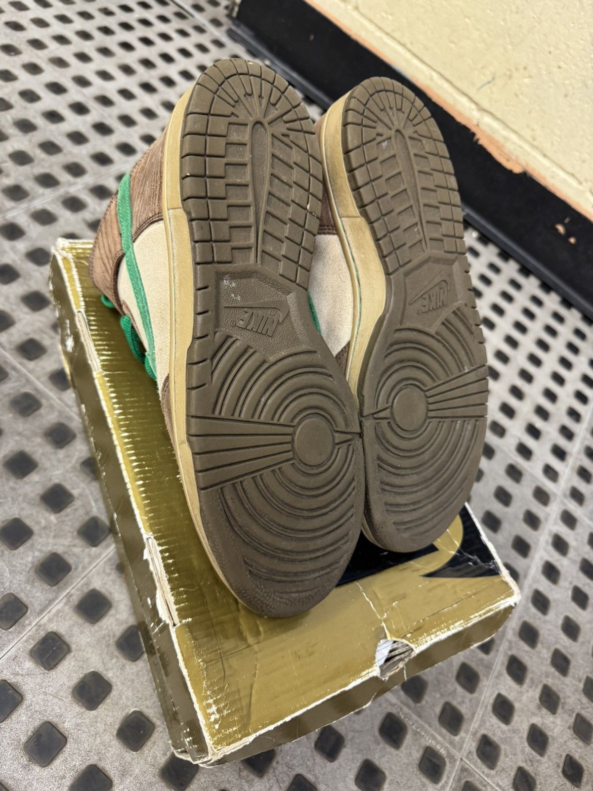 Nike SB Nike SB 2007 wood deck/ tweed green Size US 10 / EU 43 - 6 Thumbnail