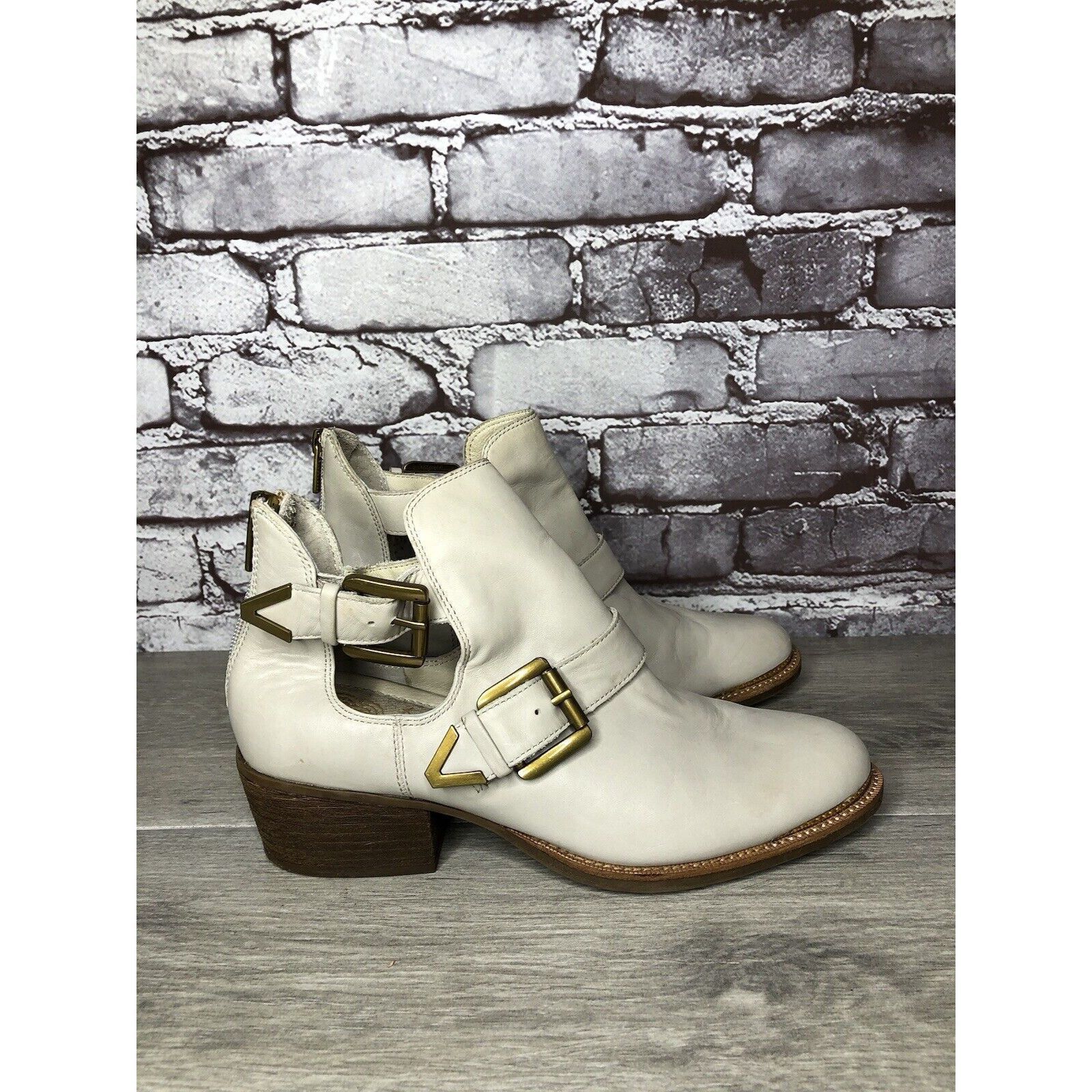 Elliott Elliot Lucca Ivory Leather Anthropologie Gold Buckle Heel Bo Size US 7 / IT 37 - 12 Thumbnail