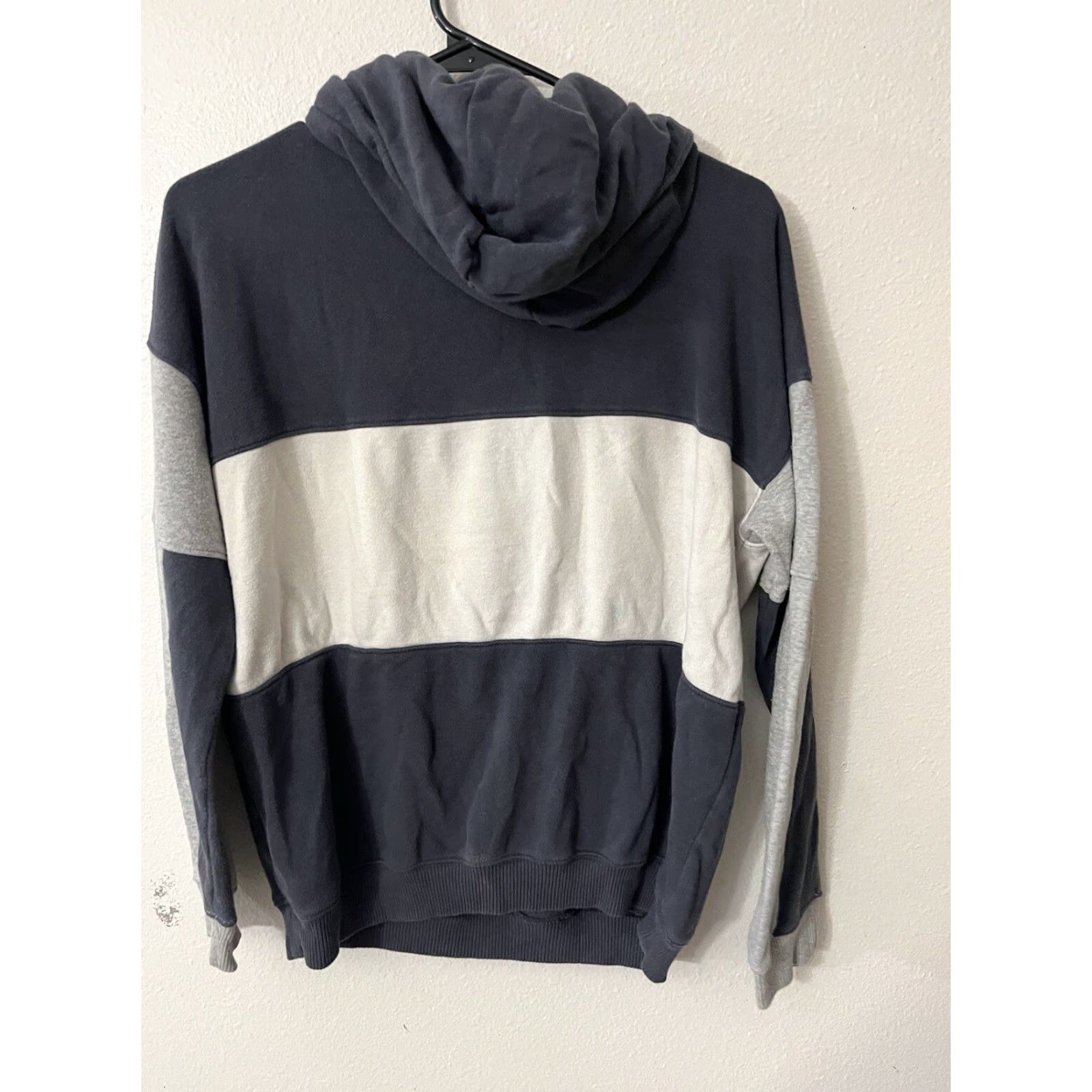 American Eagle Outfitters VINTAGE American Eagle Hoodie Womens XS Gray Camouflage Pullover Sweatshirt Jegging Fit Activewear Shirt/Top Womens XS Gray Camouflage Hoodie Size XS / US 0-2 / IT 36-38 - 4 Thumbnail