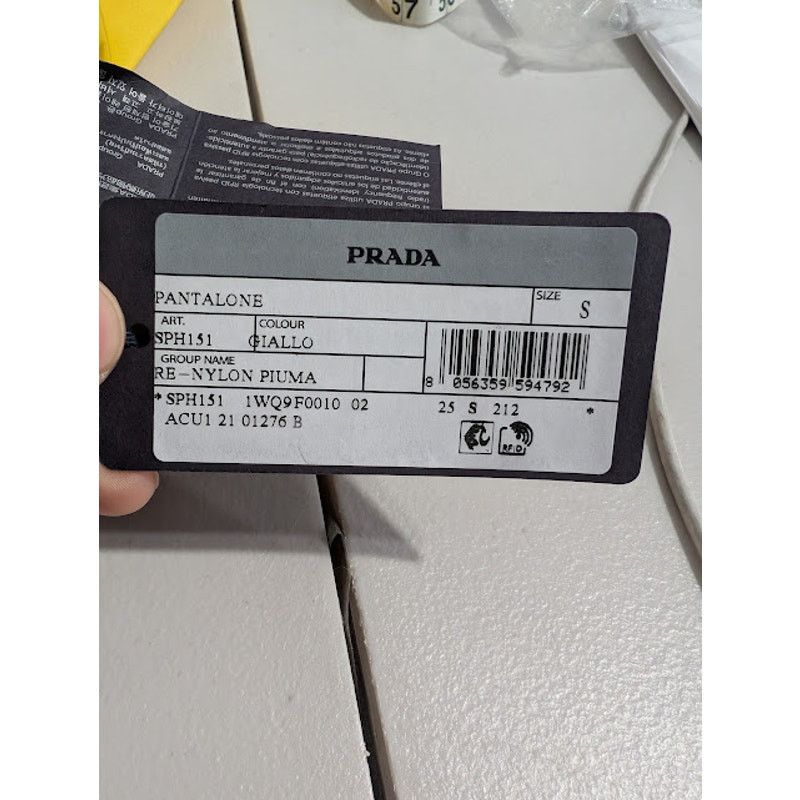 Prada o1rshd1 Re-Nylon Piuma Trousers in Yellow Size US 30 / EU 46 - 22 Thumbnail