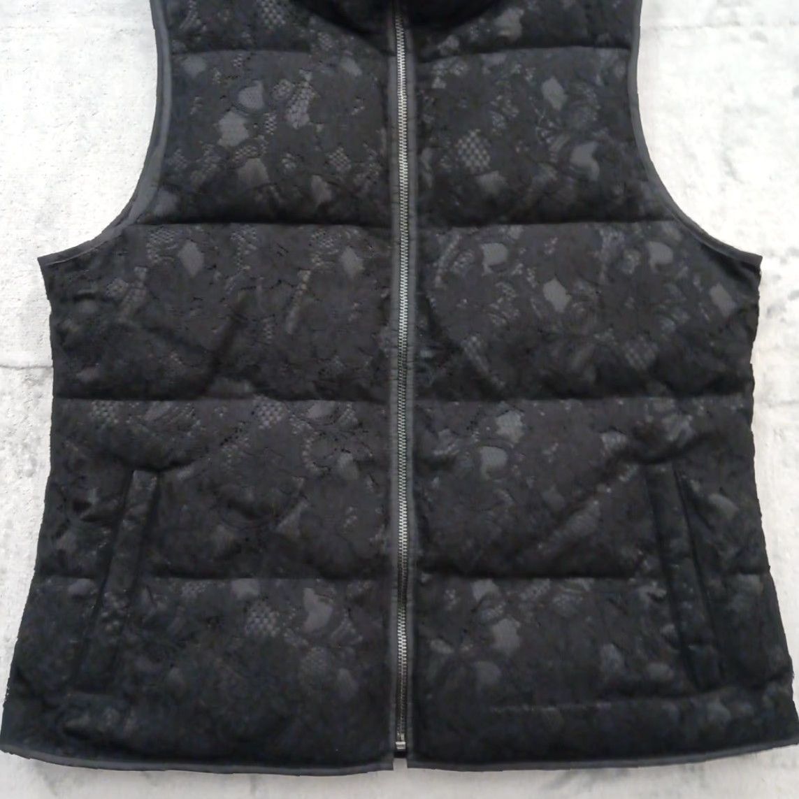 Banana Republic Banana Republic Puffer Vest Womens Medium Black Floral Lace Pockets Size M / US 6-8 / IT 42-44 - 3 Thumbnail