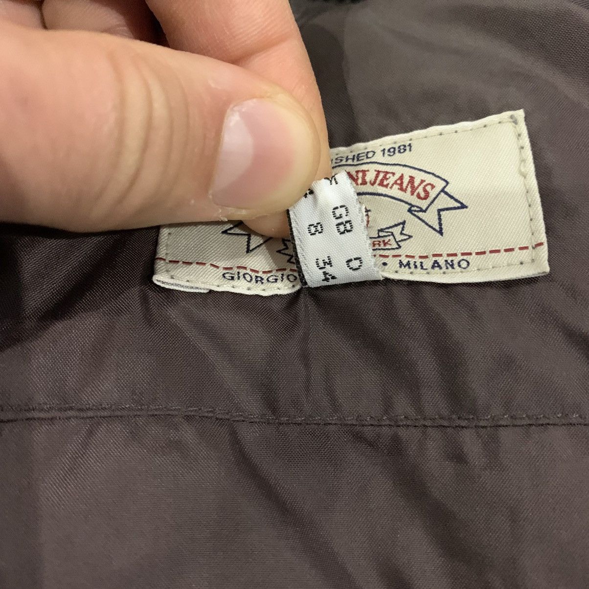 Armani Vintage Armani Jeans Puffer Jacket Size 38 EU 4 US Size XS / US 0-2 / IT 36-38 - 20 Thumbnail