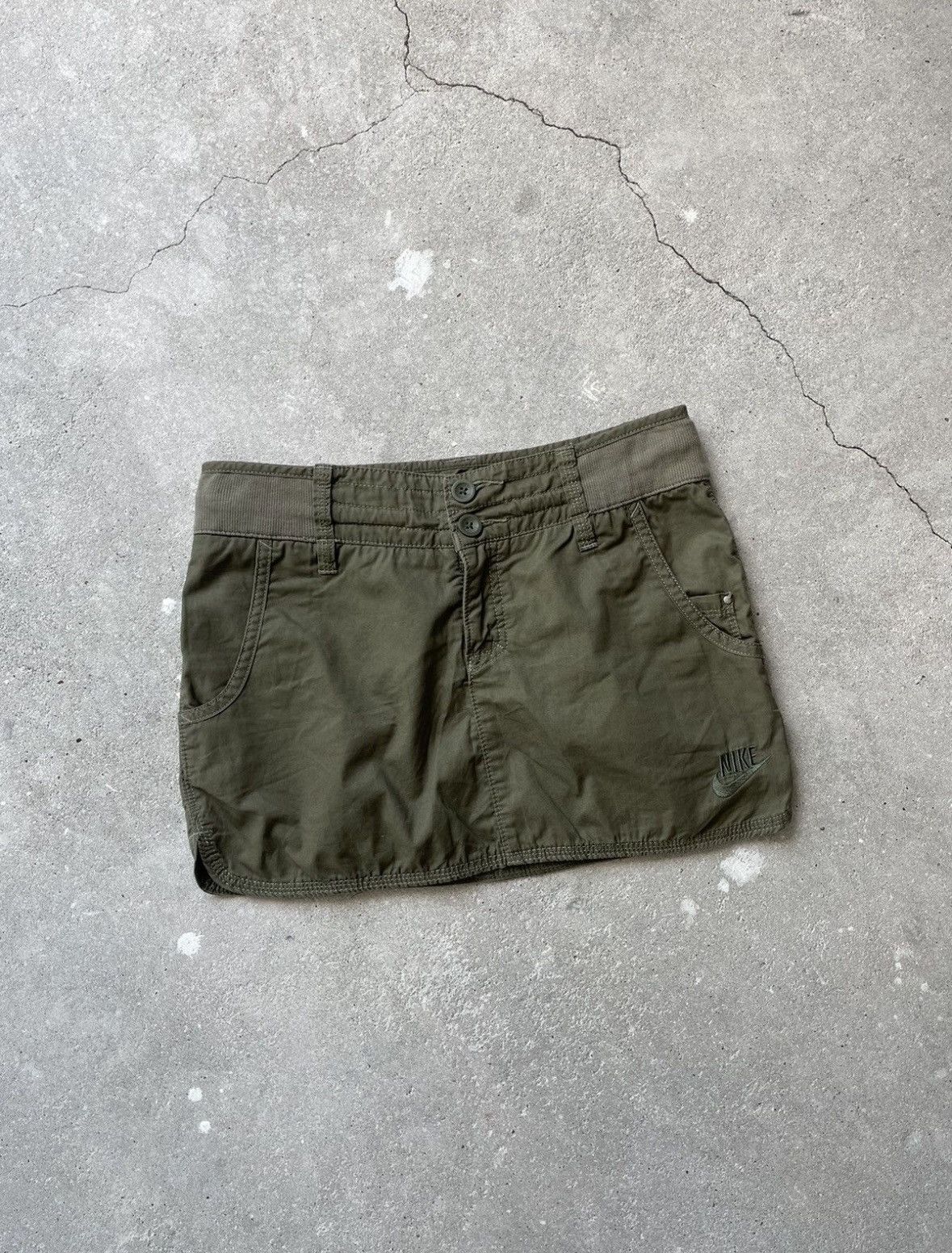 Nike Vintage Nike Camo Skirt Size 27" / US 4 / IT 40 - 1 Thumbnail