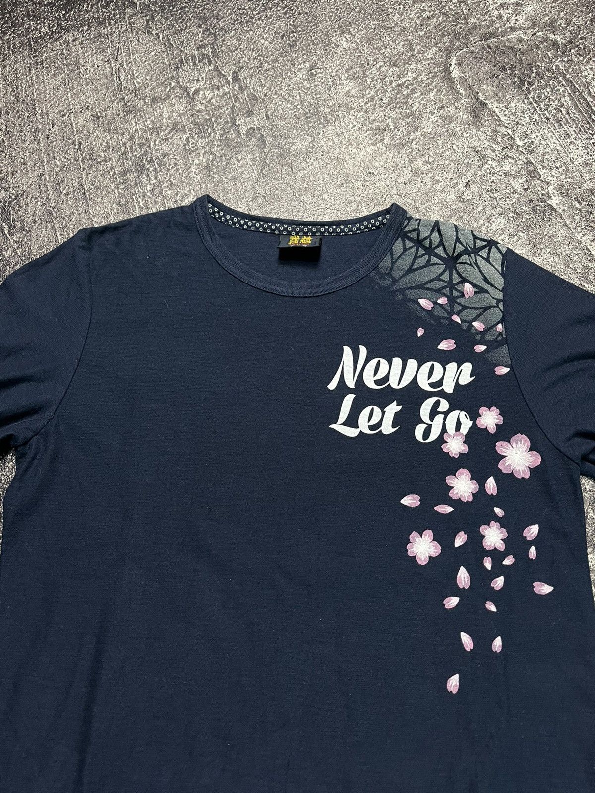 Japanese Brand Vintage Never Let Go Y2K longsleeve Size US M / EU 48-50 / 2 - 3 Thumbnail