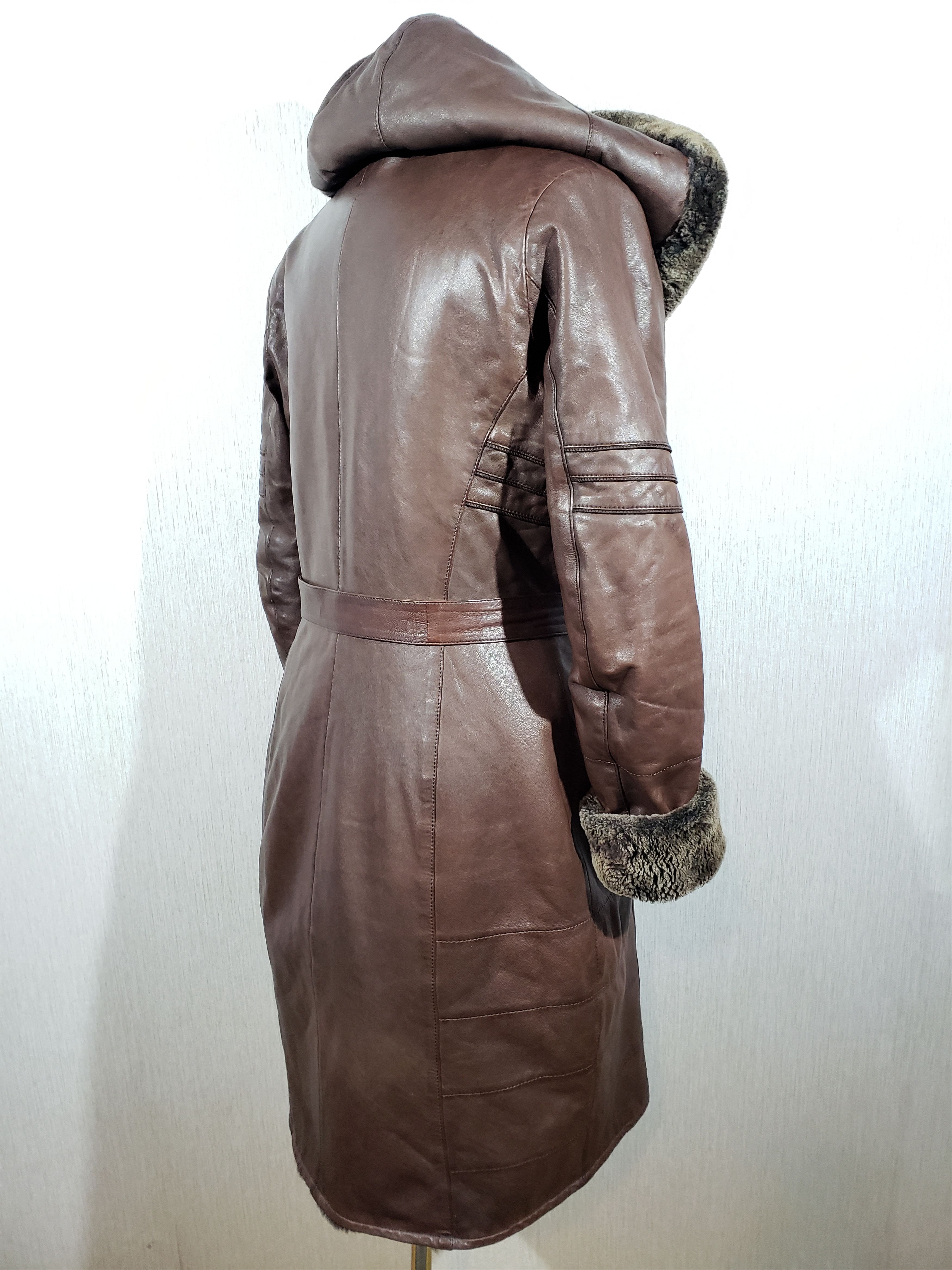 Other Stylish brown sheepskin coat with a warm hood. Size L / US 10 / IT 46 - 5 Thumbnail