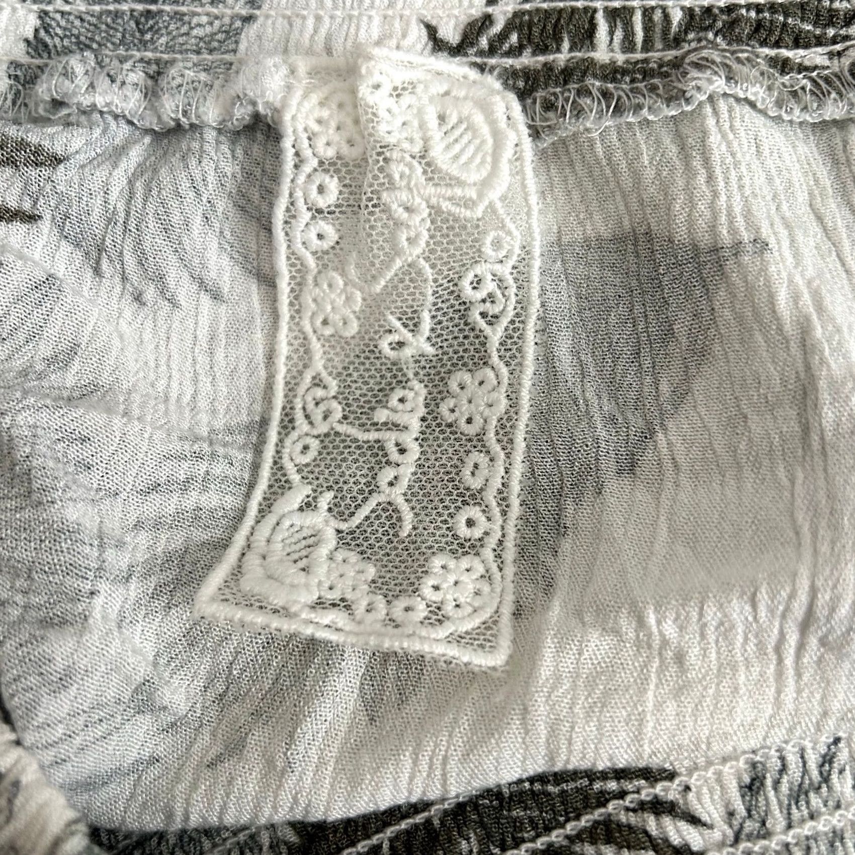 Anthropologie Sadie & Sage Anthropologie Womens Blouse White Leaf Print Off Shoulder Crop M Size M / US 6-8 / IT 42-44 - 6 Thumbnail