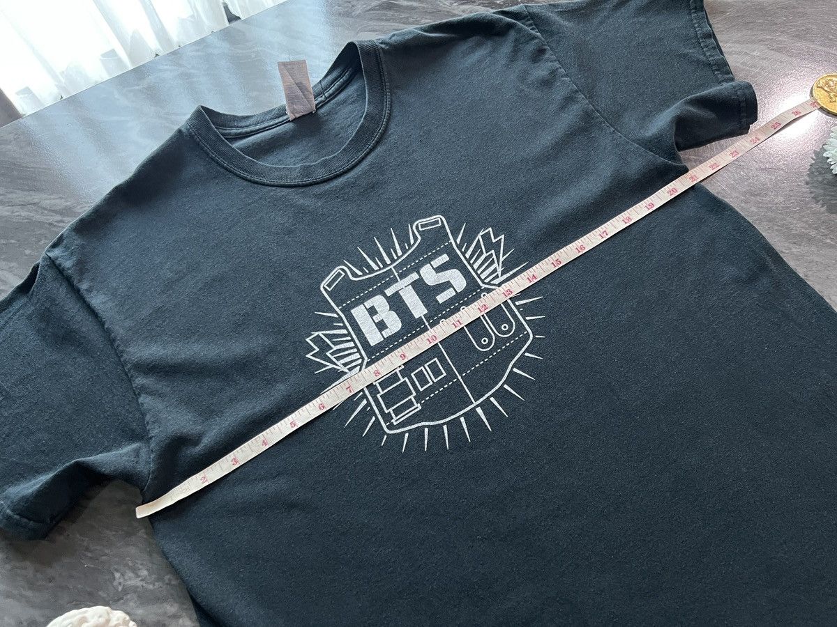 Band Tees BTS : Jung Kook Tour Tees Size US L / EU 52-54 / 3 - 7 Thumbnail