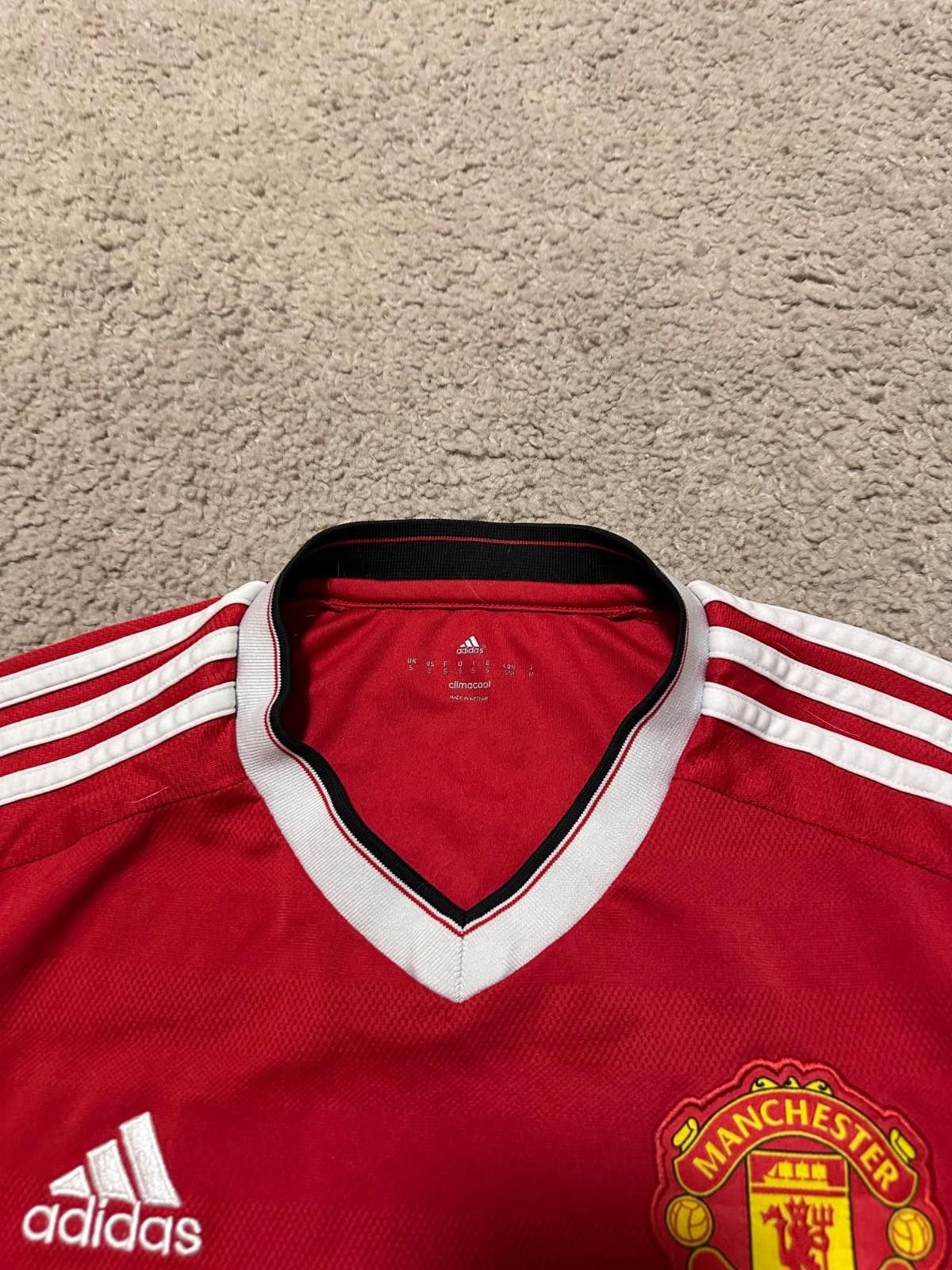 Adidas MANCHESTER UNITED 2015/2016 FOOTBALL SHIRT JERSEY HOME SIZ S Size US S / EU 44-46 / 1 - 4 Thumbnail