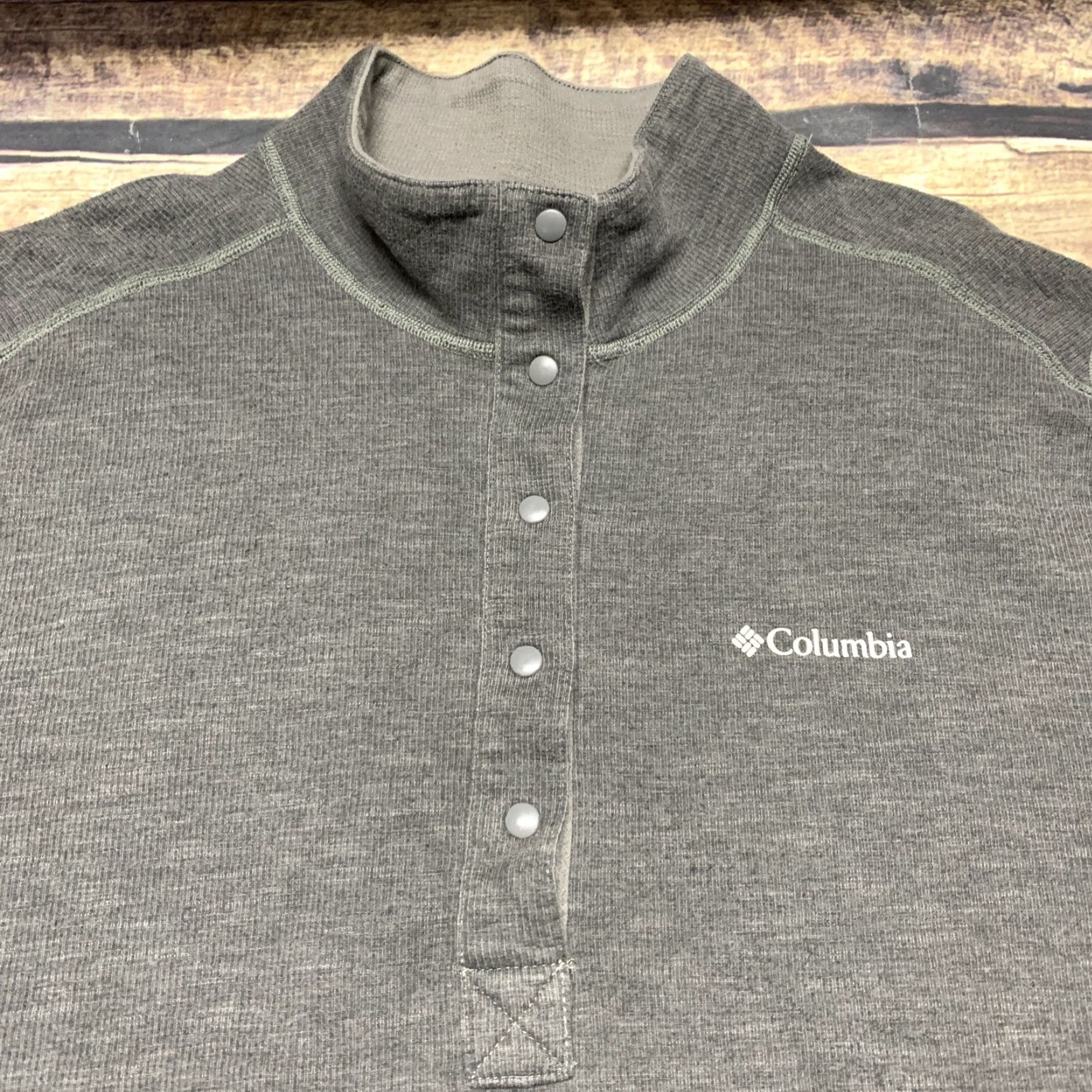 Logo 7 Columbia Mens Shirt XL Gray 1/4 Snap Pullover Warm Logo Activewear Casual Long Sleeve Front Size US XL / EU 56 / 4 - 2 Thumbnail