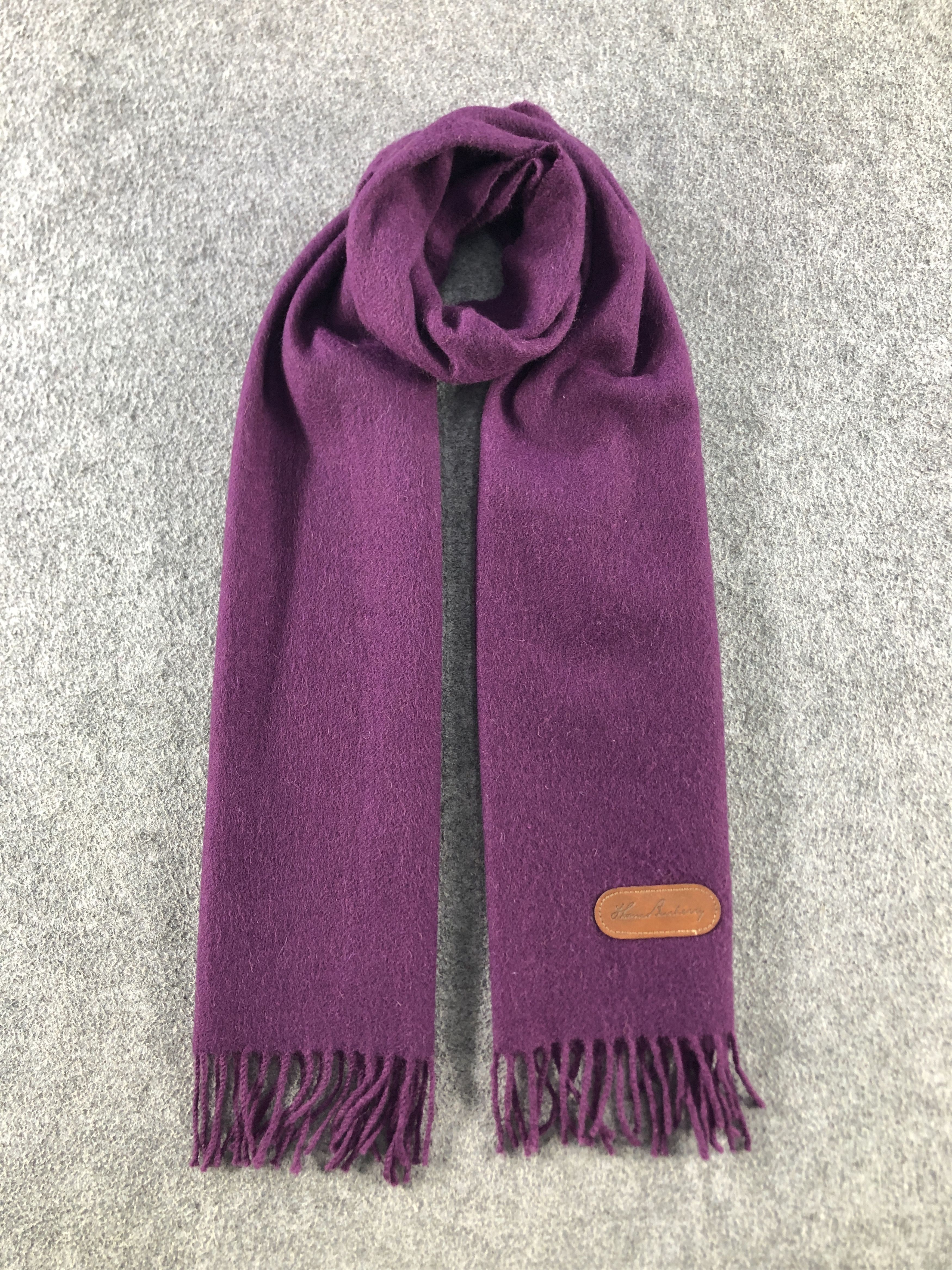 Thomas Burberry Scarf / Muffler / Neckwear P936