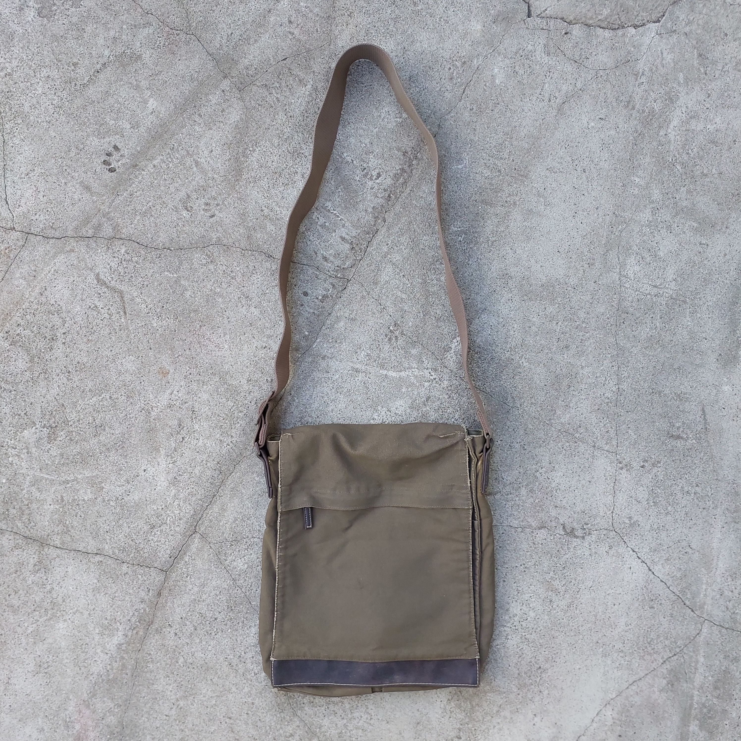 image of Archival Clothing x Uniqlo - Vintage Archival Military - Crossbody in Military Green, Men's