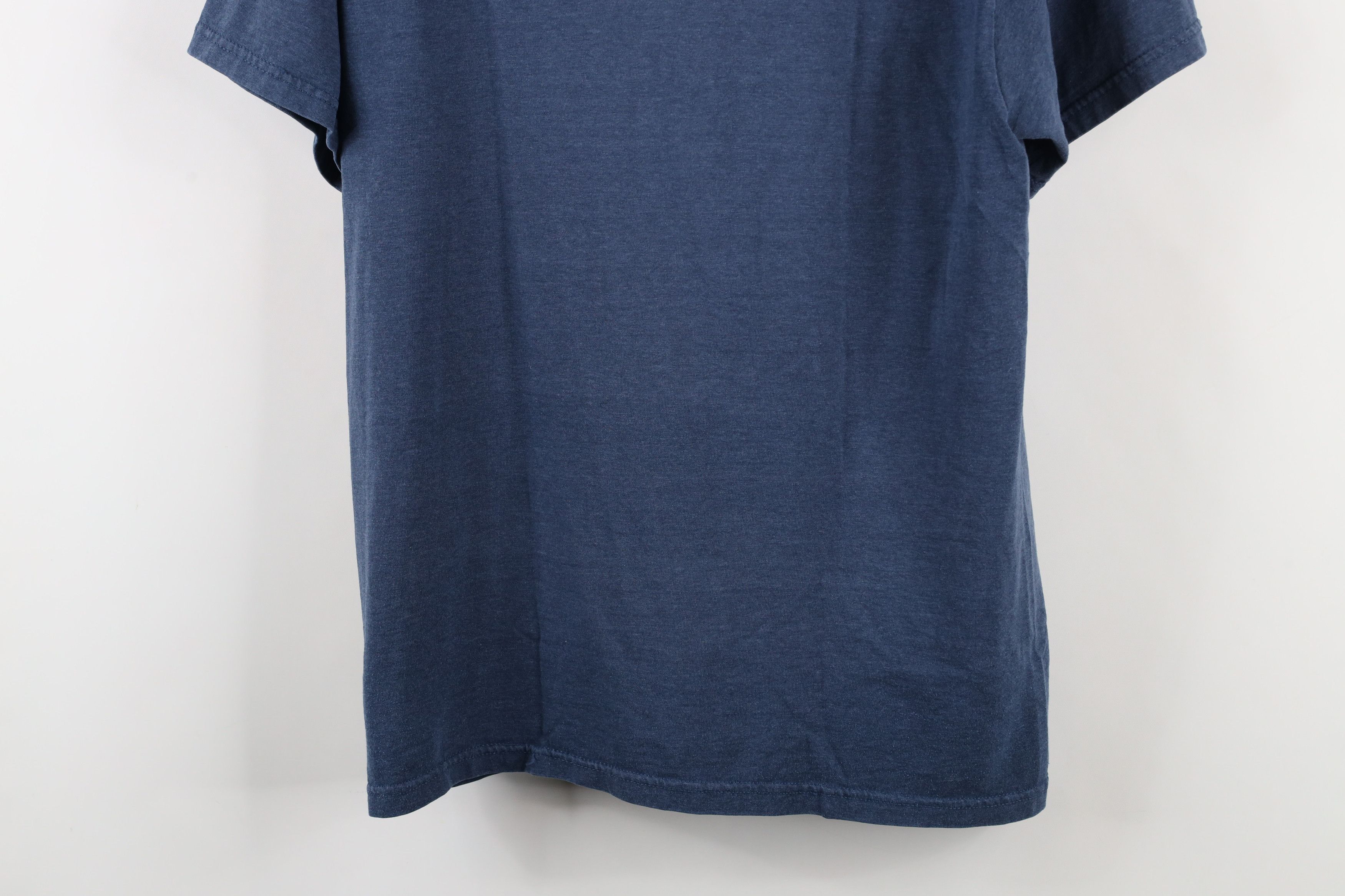 Vintage Vintage 90s Streetwear Maui Surfing Surfboard T-Shirt Size US M / EU 48-50 / 2 - 10 Thumbnail