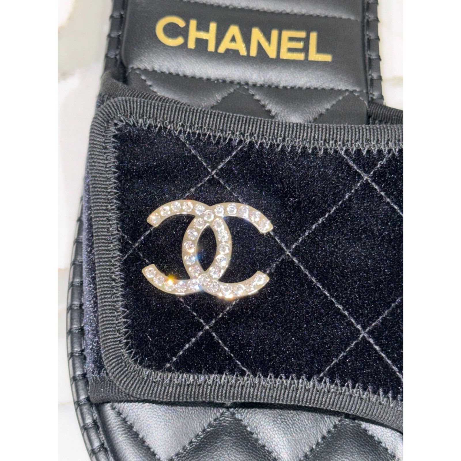Chanel Chanel 23M Black Velvet Crystal CC Logo Hotel Mule Slide Size US 10 / IT 40 - 6 Thumbnail