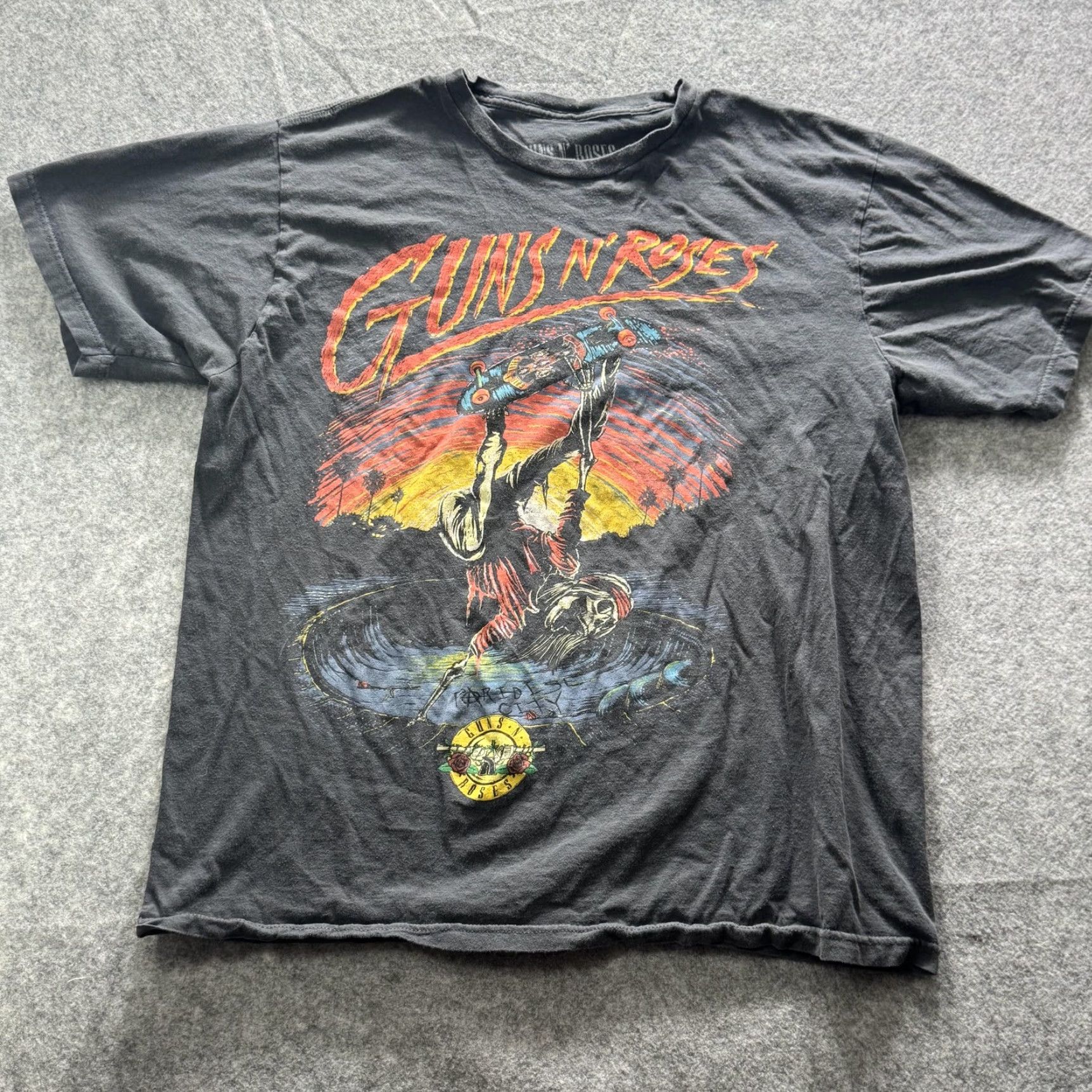 Paradise Guns N' Roses Shirt Mens XL Black Paradise City Graphic Tee Rock Band Skate Size US XL / EU 56 / 4 - 2 Thumbnail