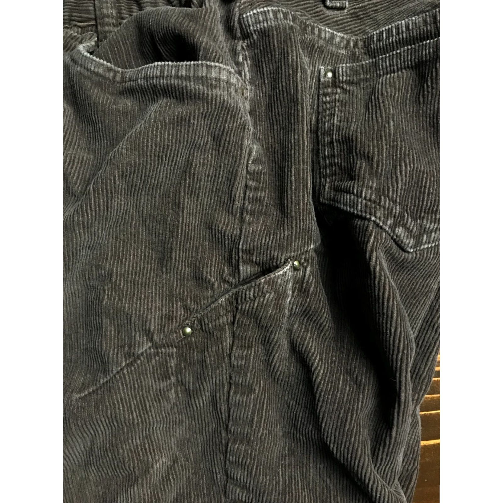 Vintage Columbia Pants Women's 4 Brown Corduroy Capri Pockets Straight Leg Inseam 18 Capris Regular Rise Mid Front Flat Front Size 30" / US 8 / IT 44 - 3 Thumbnail