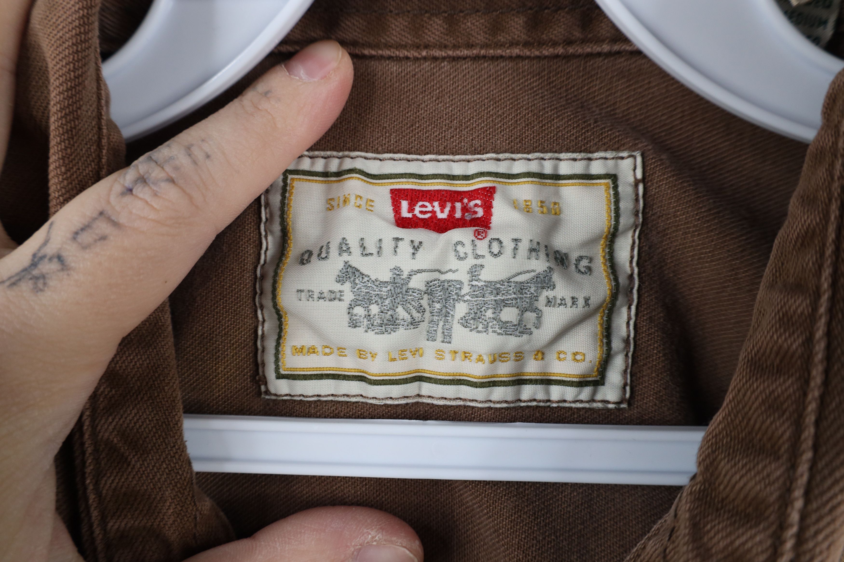 Levi's × Vintage Vintage 90s Levis Denim Jean Collared Button Shirt Brown Size US L / EU 52-54 / 3 - 12 Thumbnail