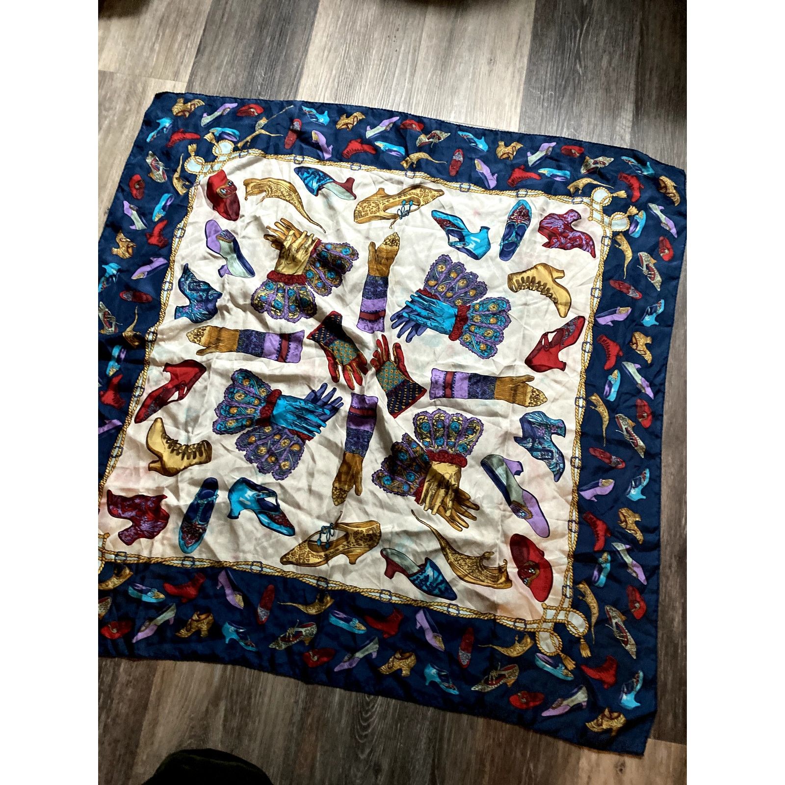 Vintage Vintage Silk Scarf Whimsical Boston Art Museum Shoe Print Size ONE SIZE - 2 Thumbnail