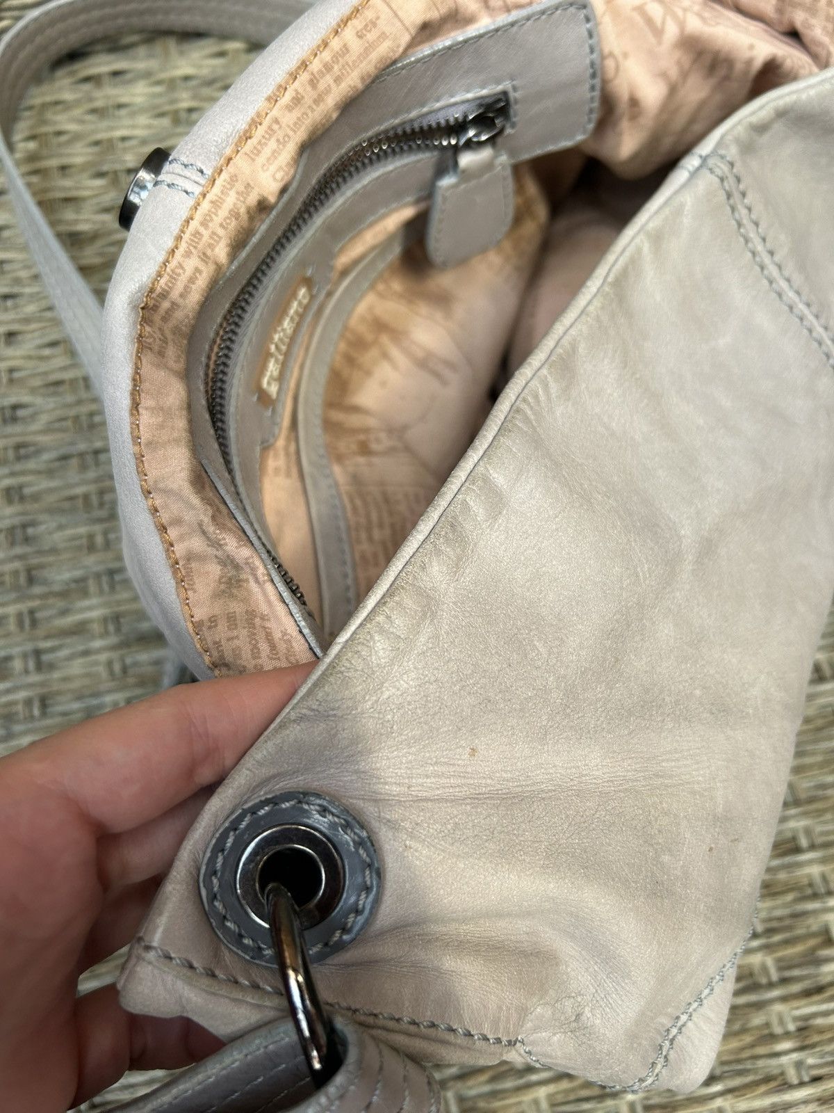John Galliano × Vintage Vintage Galliano Leather Gray Crossbody Bag Gazette Lining Size ONE SIZE - 9 Thumbnail