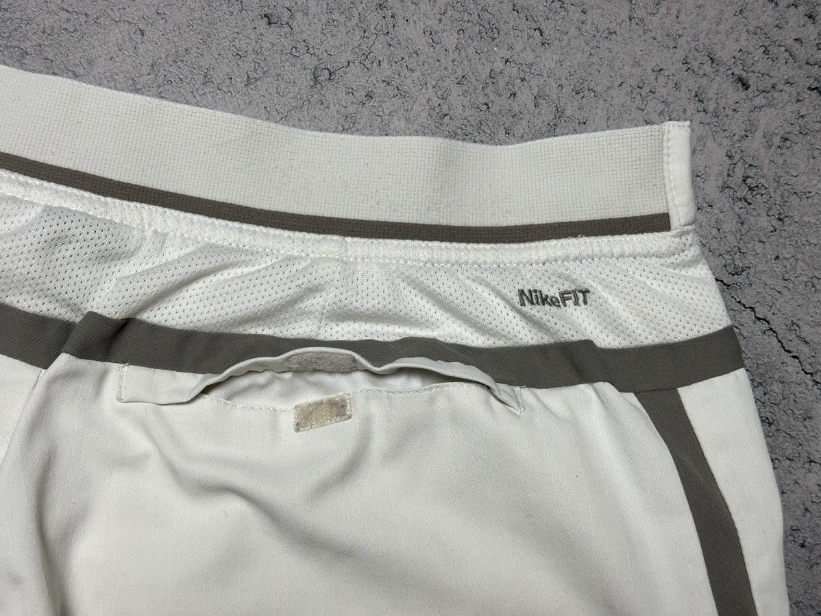 Vintage Vintage Nike Court Tennis Swoosh Logo Shorts Size L Size US 34 / EU 50 - 6 Thumbnail