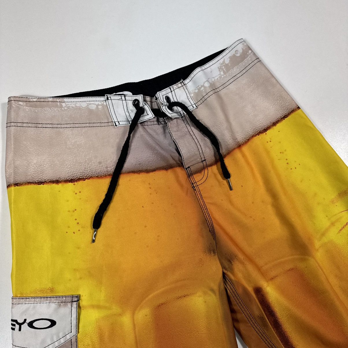 Oakley vintage 90s oakley shorts beer print humor Y2K RARE Size US 36 / EU 52 - 2 Thumbnail