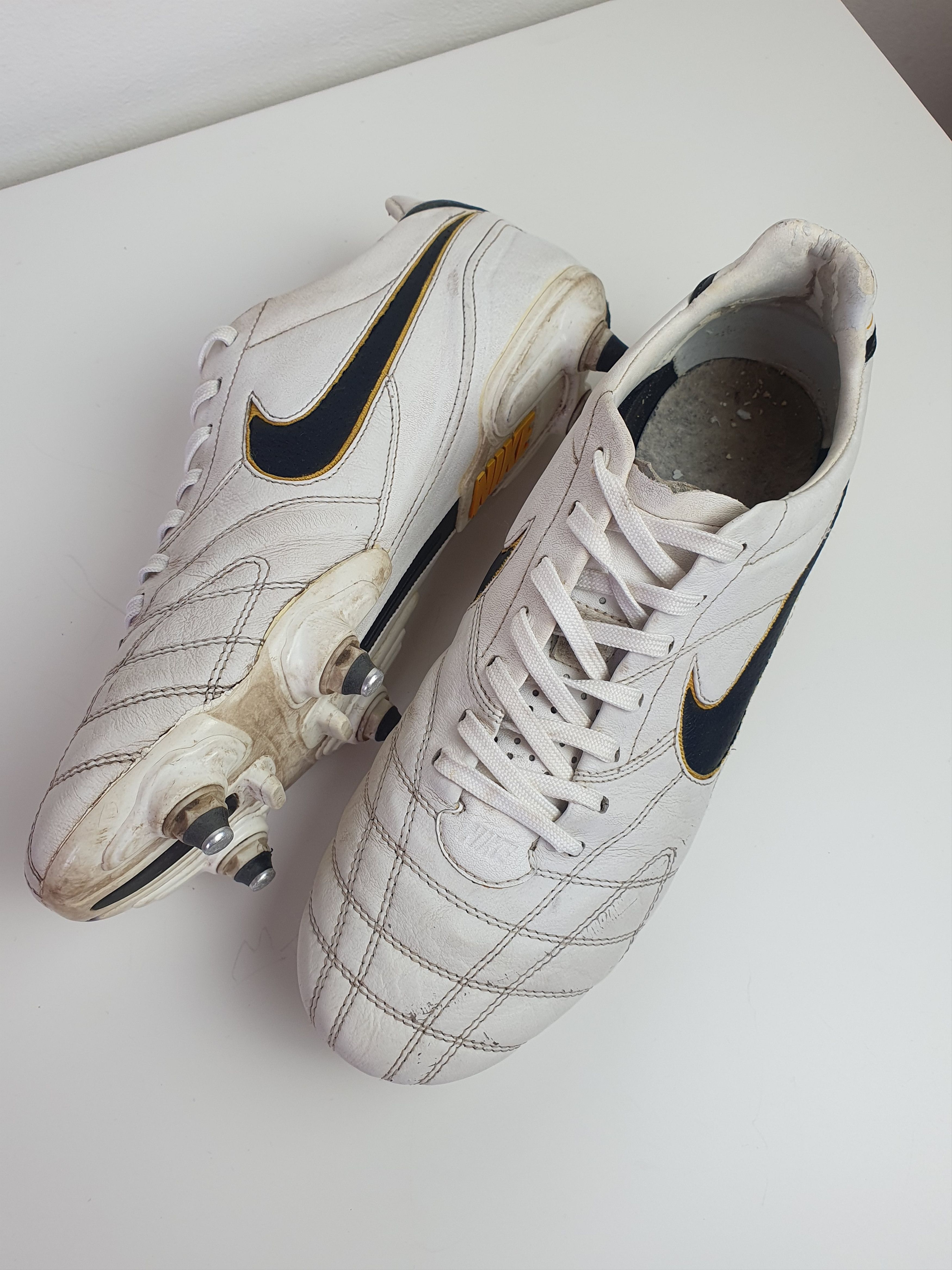 Nike Football Boots Rare Nike Tiempo Legend Size UK8 White Size US 9 / EU 42 - 7 Thumbnail