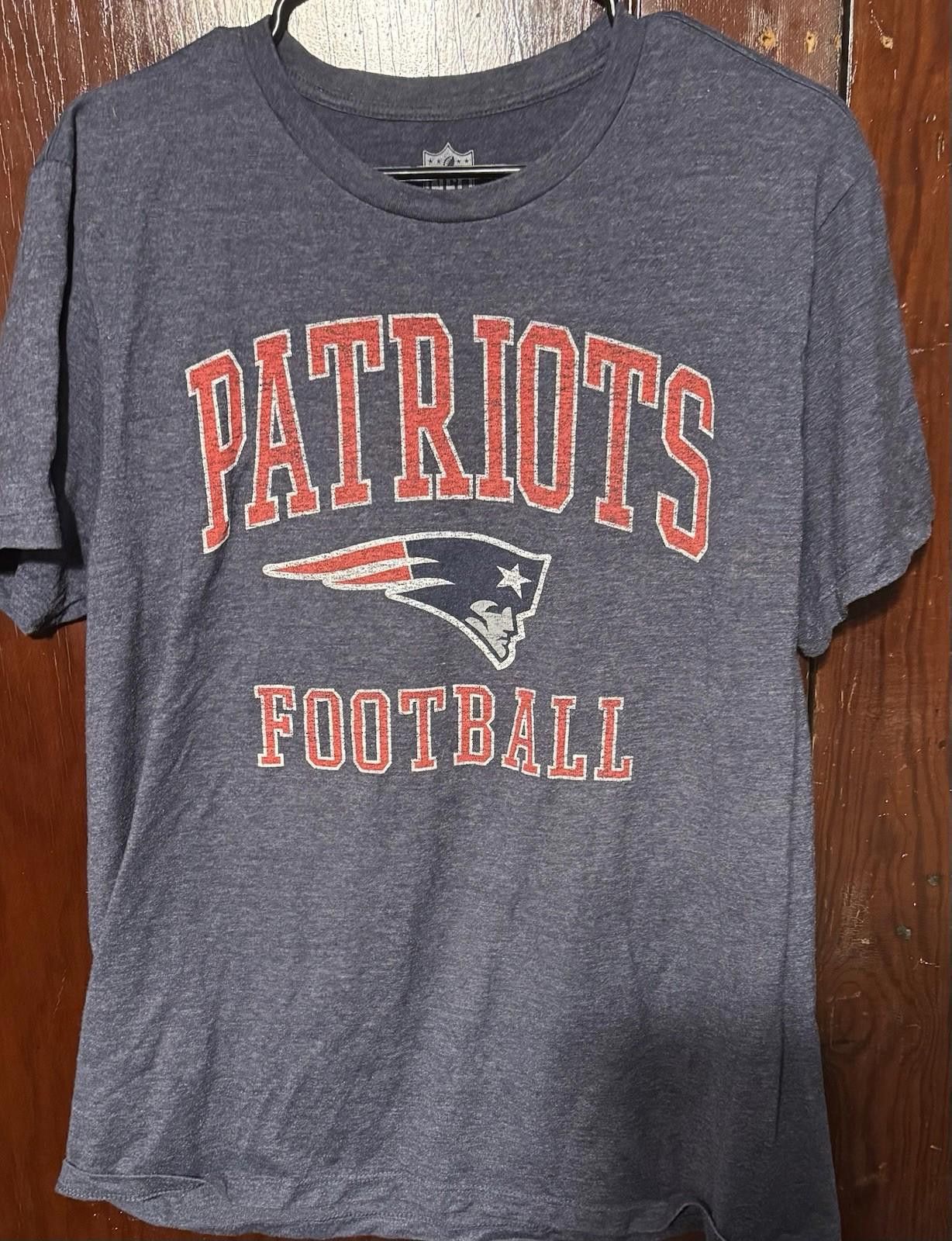 The Unbranded Brand New England Patriots T Shirt Men L Blue Tee NFL Football Size ONE SIZE - 1 Thumbnail