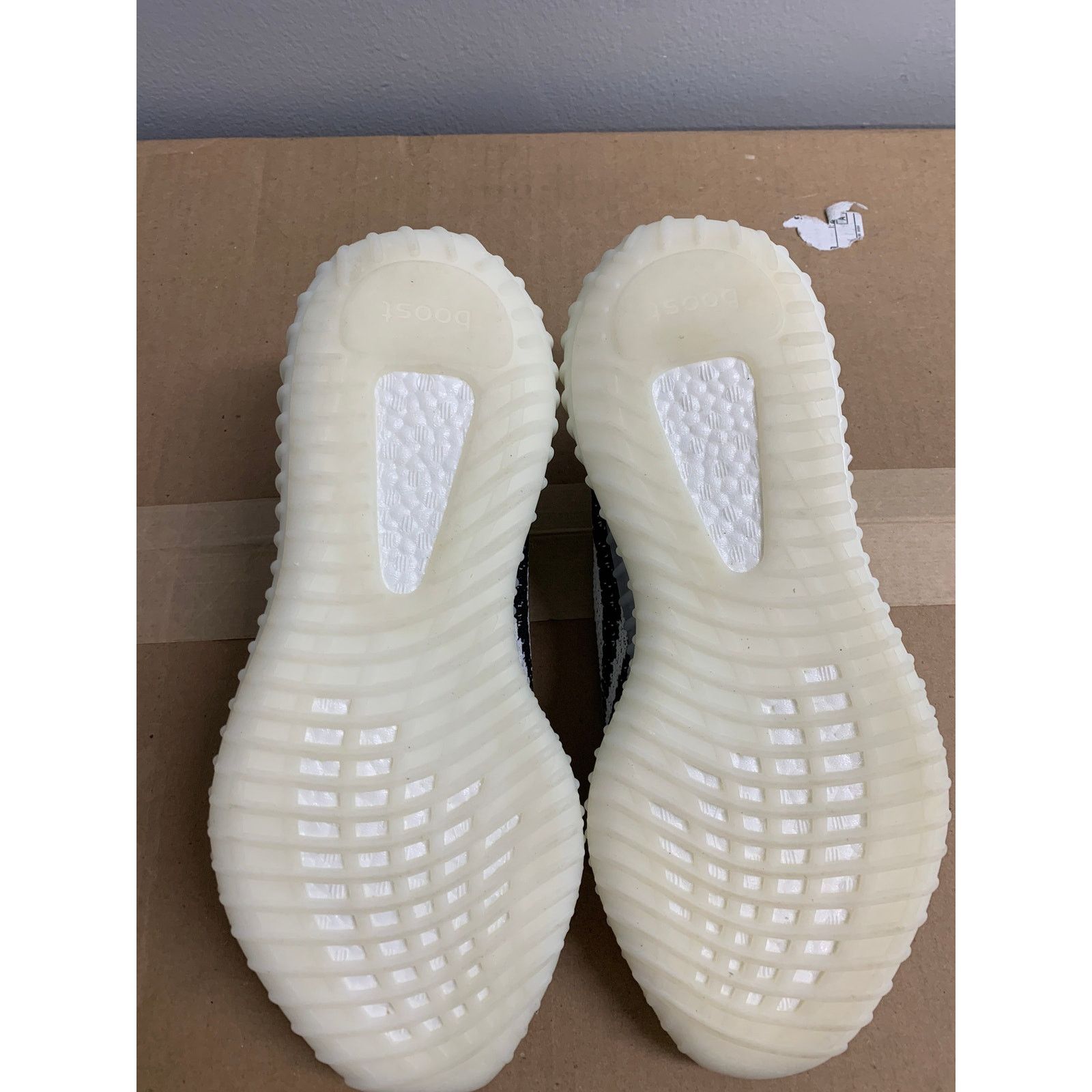 Adidas Adidas Yeezy 350 V2 Zebra 11.5 Brand New No Box Size US 11.5 / EU 44-45 - 6 Thumbnail