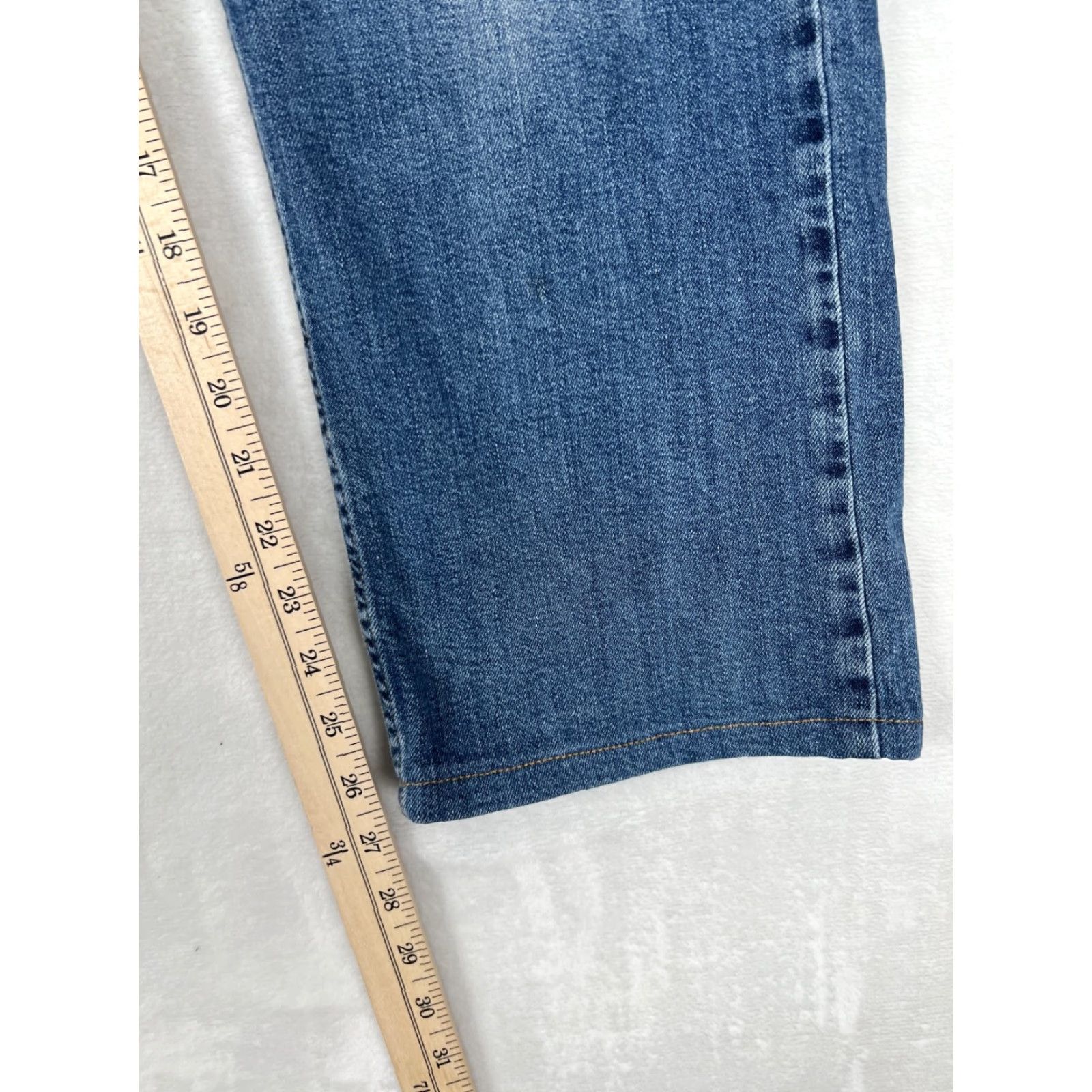 Levi's Levi's 513 Jeans Mens 40x27 Blue Denim Straight Leg Classic Medium Wash Size US 40 / EU 56 - 4 Thumbnail