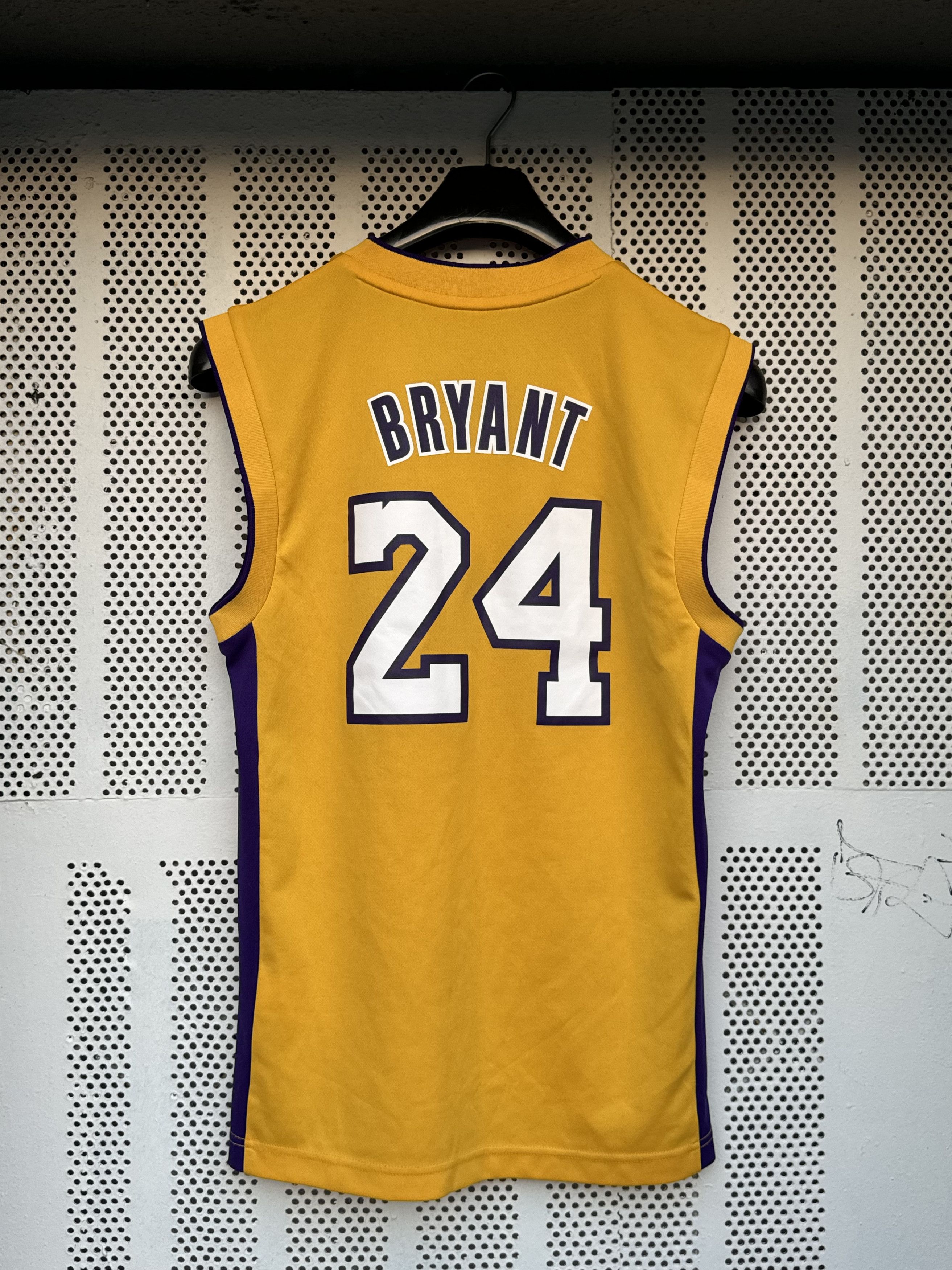 Adidas × NBA Adidas Kobe Bryant #24 Los Angelas Yellow Jersey XS Size US XS / EU 42 / 0 - 2 Thumbnail