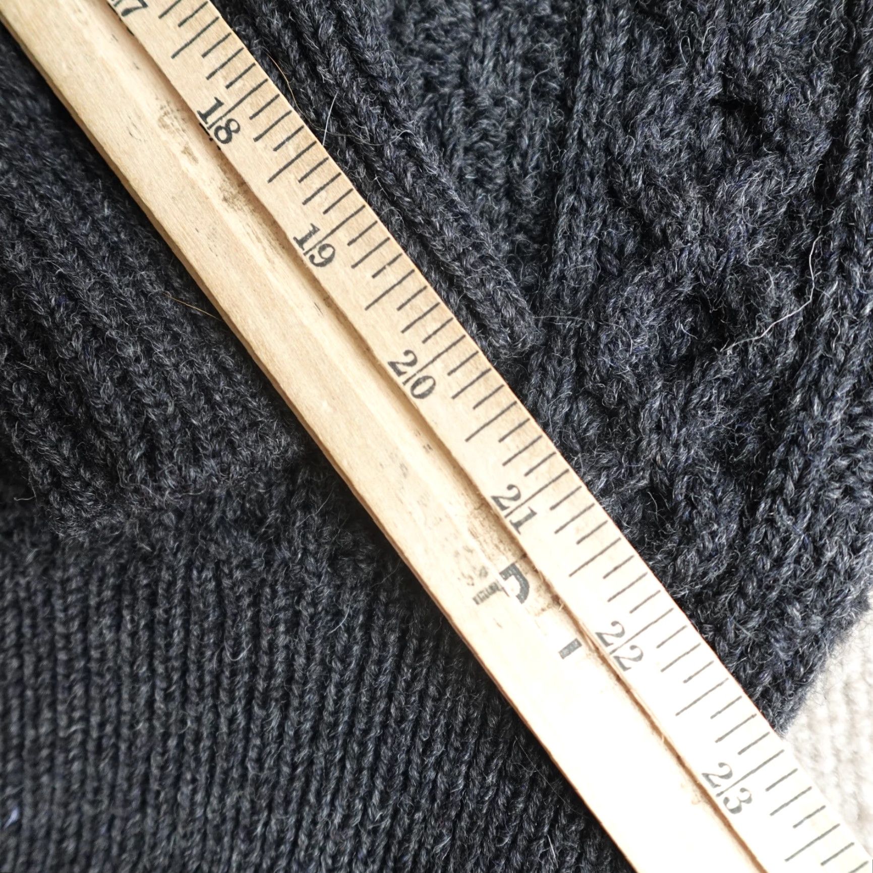 Vintage Glencree Sweater L Gray Charcoal Wool Knit Crew Neck Fisherman Cable Heavyweight Pullover Mens Size US L / EU 52-54 / 3 - 8 Thumbnail