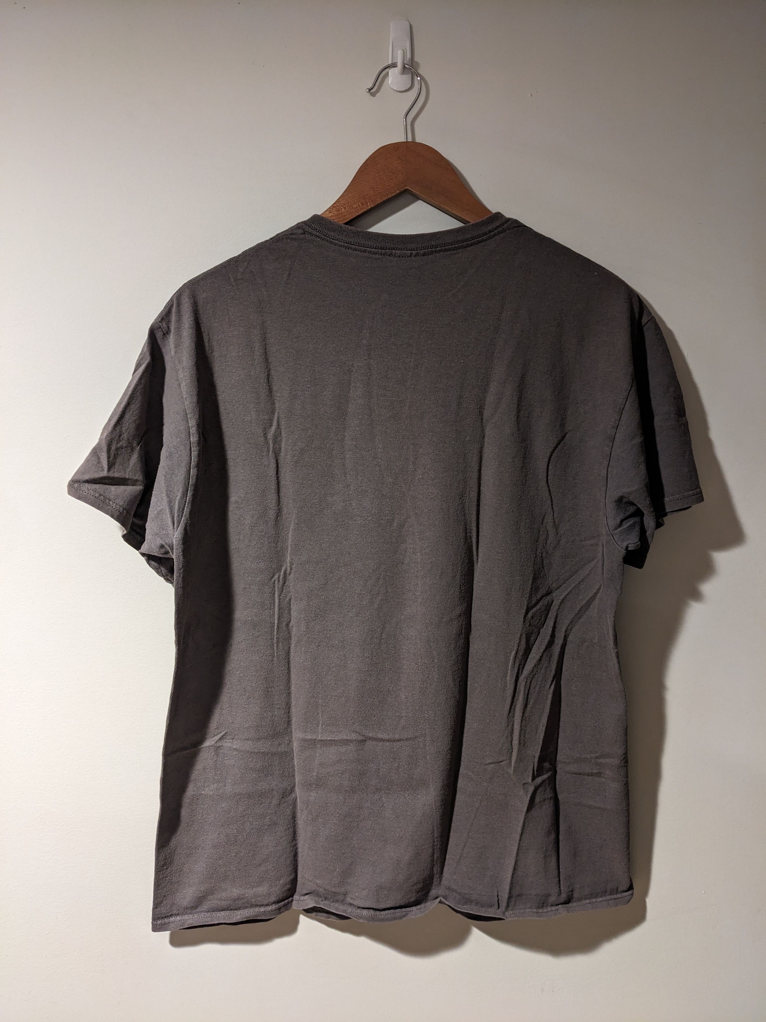 Gildan × Vintage Vintage Y2K Dragon Tomb Stone Mythic Gray Large T-Shirt Size US L / EU 52-54 / 3 - 9 Thumbnail