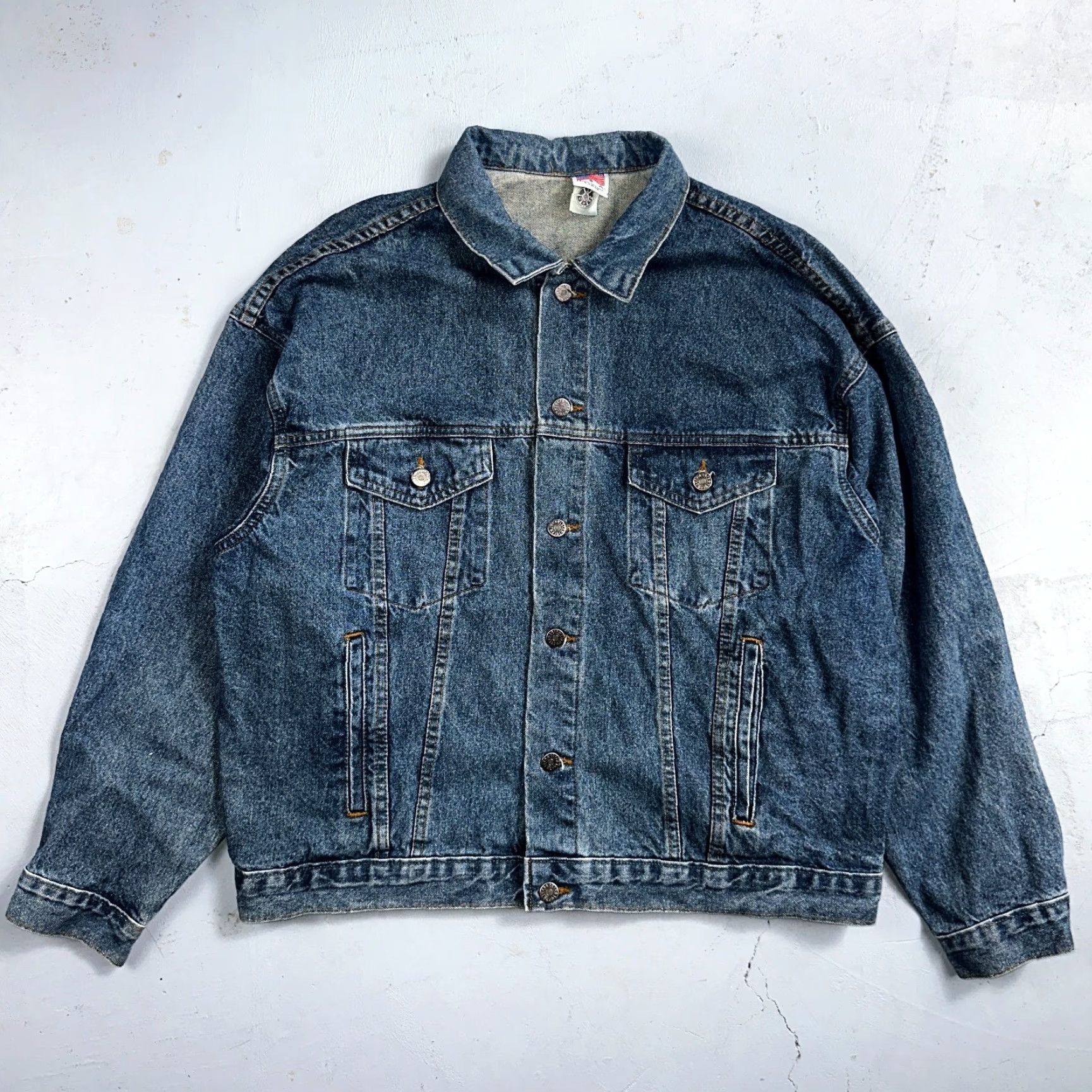 Denime VINTAGE Crusin USA Cars Denim Jacket Mens L Blue 1980s Trucker Embossed Theme: Flag Size US L / EU 52-54 / 3 - 6 Thumbnail