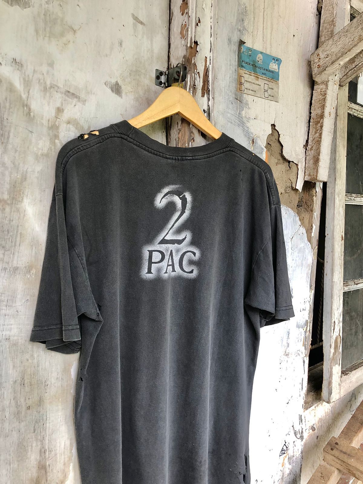 Brockum Vintage TUPAC "ALL EYEZ ON ME" Size US L / EU 52-54 / 3 - 3 Thumbnail