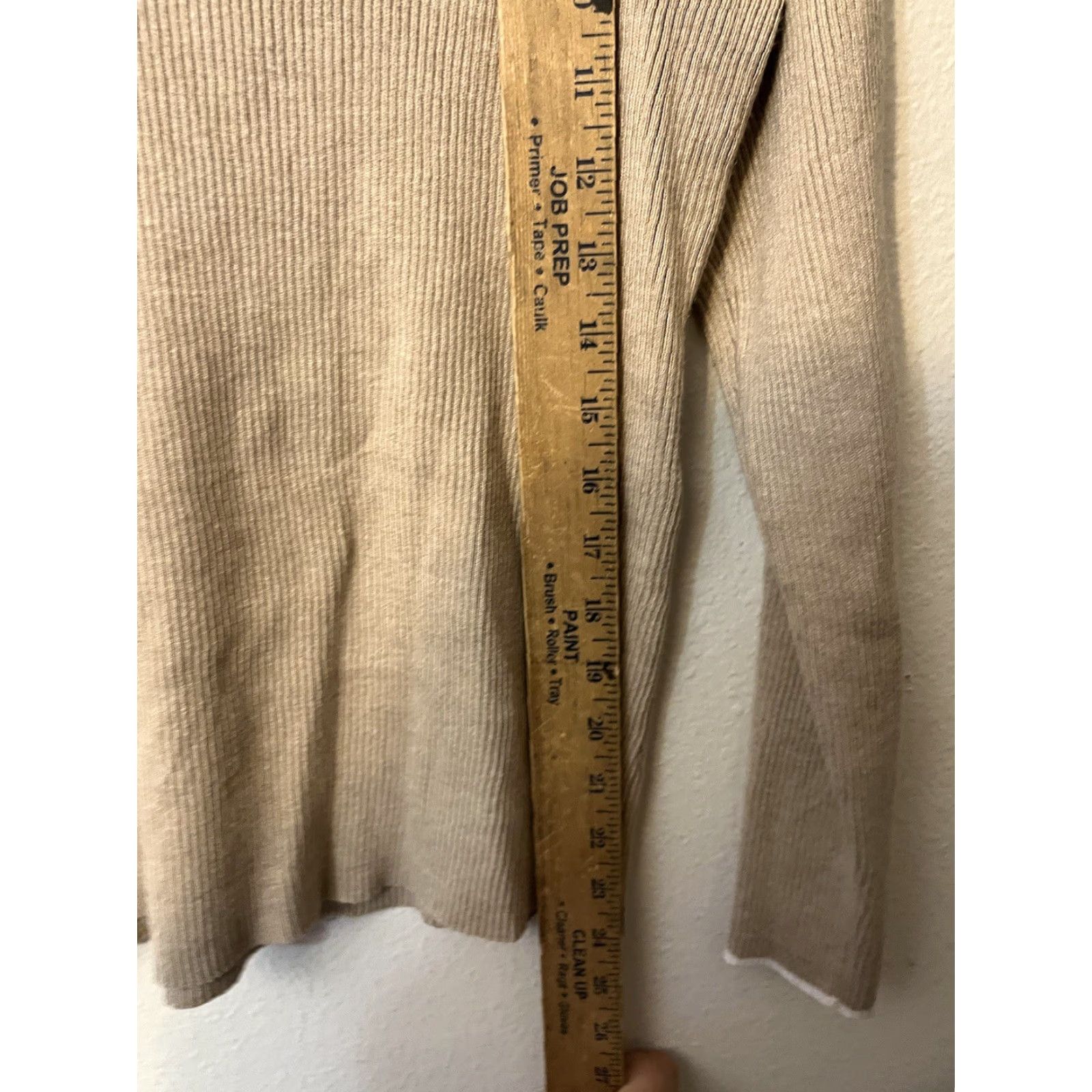 Calvin Klein Calvin Klein Mock Neck Sweater With Gold Buttons On Shoulder Size S Beige Women Pullover Knit Casual Size S / US 4 / IT 40 - 4 Thumbnail