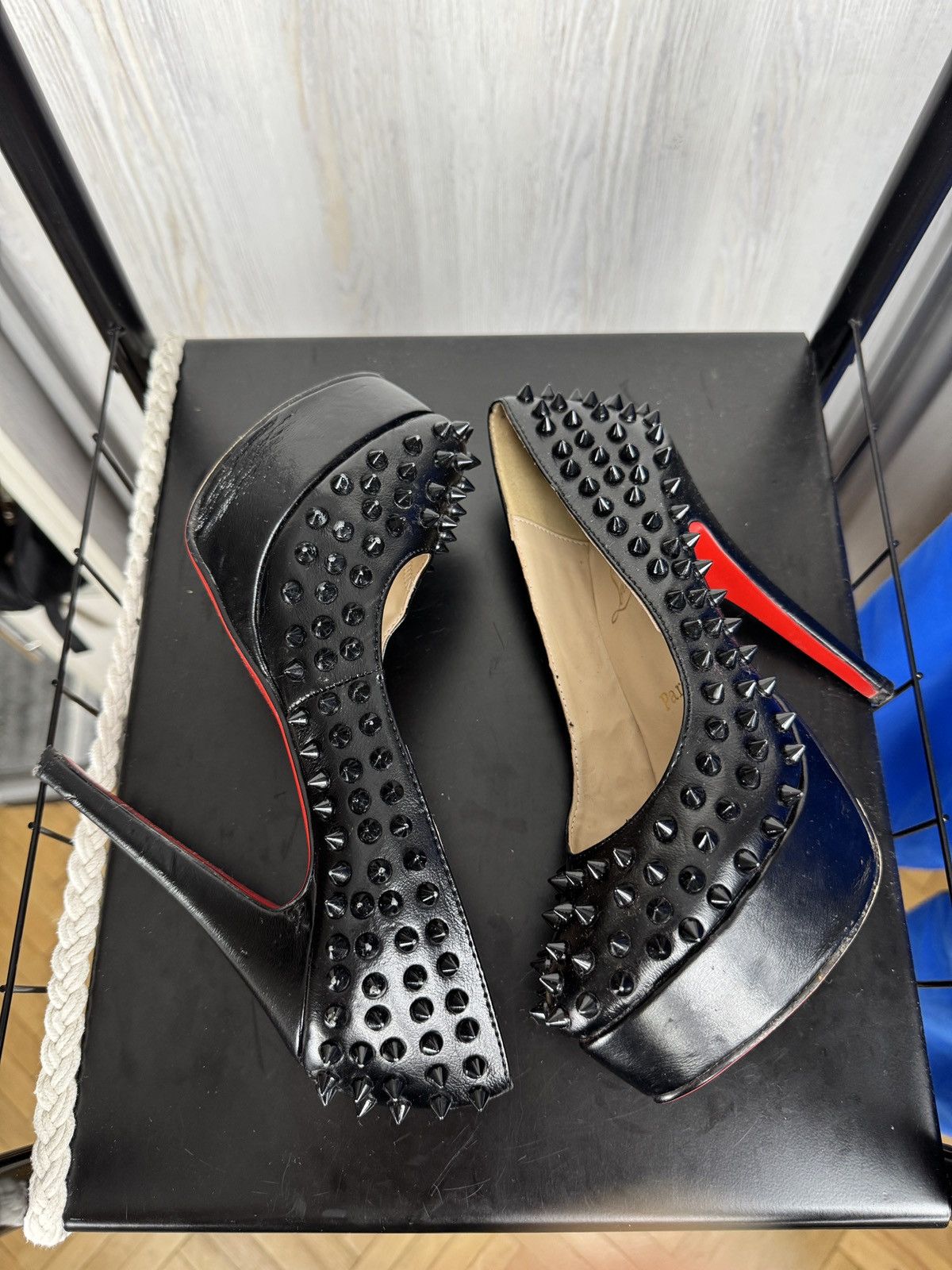 Christian Louboutin Christian Louboutin Black Patent Leather Bianca Spike Pumps Size US 8 / IT 38 - 6 Thumbnail