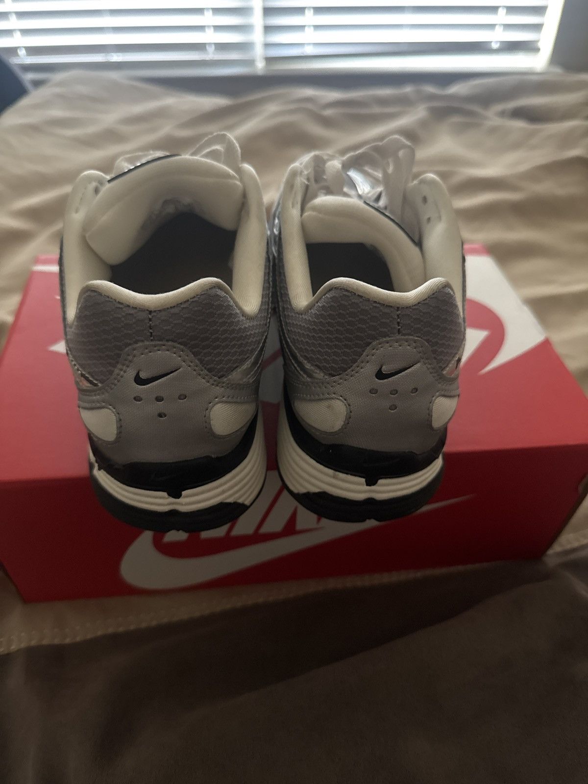Nike Nike P-6000 Size US 8 / EU 41 - 4 Thumbnail