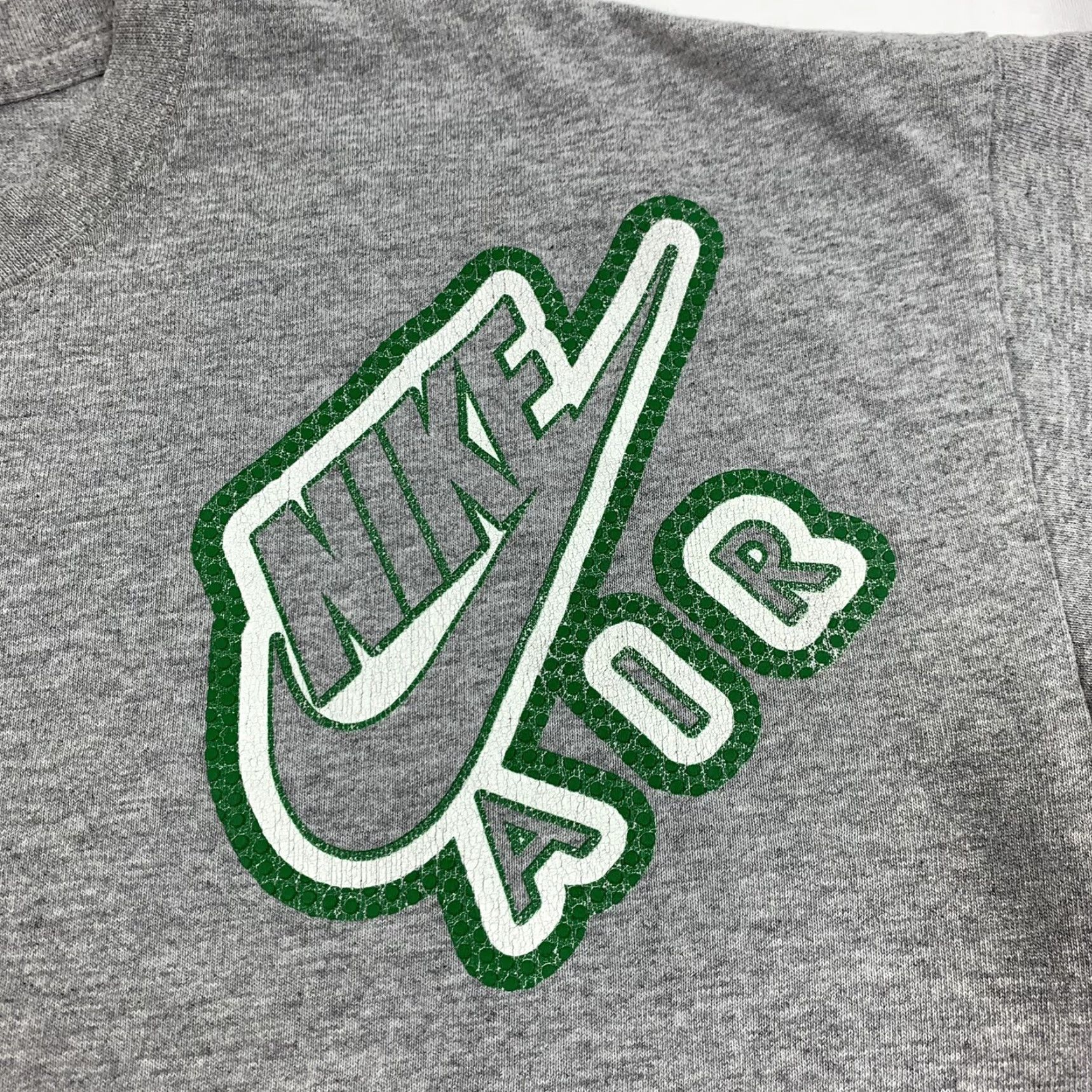 Nike VINTAGE Nike Air T Shirt Mens Adult Large Gray Y2K Sports Silver Tag Logo Spell Out Shirt Size US L / EU 52-54 / 3 - 6 Thumbnail