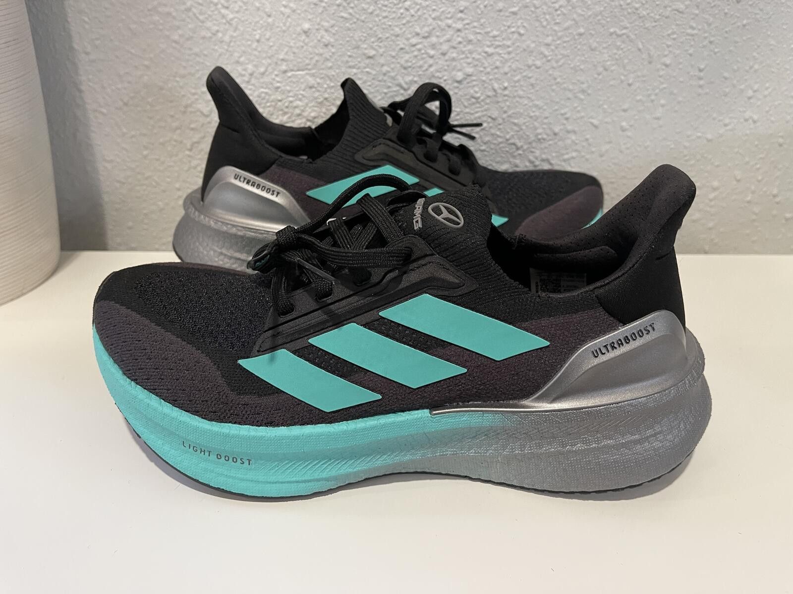 Adidas Adidas Ultraboost 22 Running Shoes Black and Turquoise Size US 7 / IT 37 - 2 Thumbnail