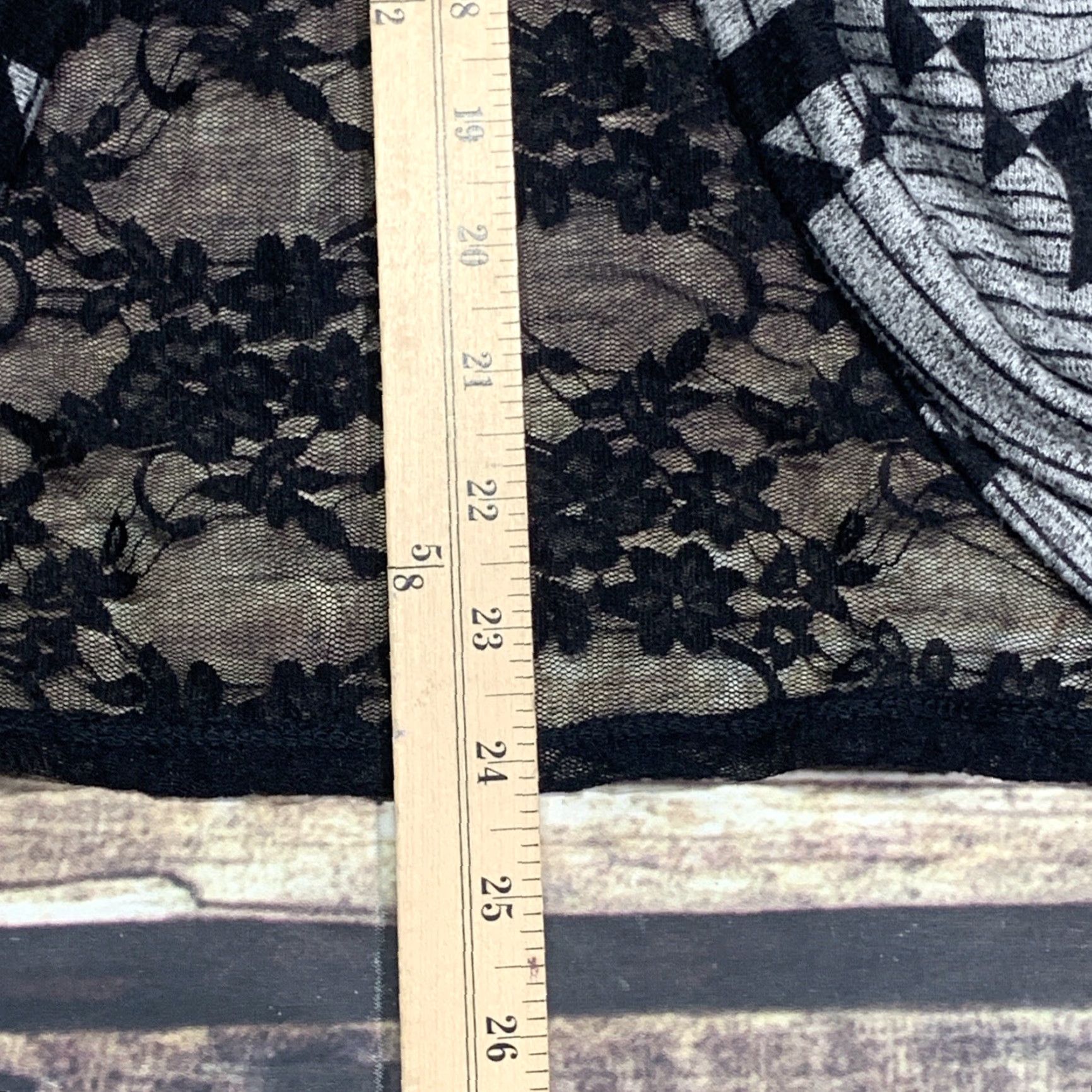 Vintage VINTAGE Woman's Sleeveless Open Cardigan Black Gray Lace Back Size Small Pockets Cardigan Women Sleeveless Open-Knit Casual Size S / US 4 / IT 40 - 7 Thumbnail