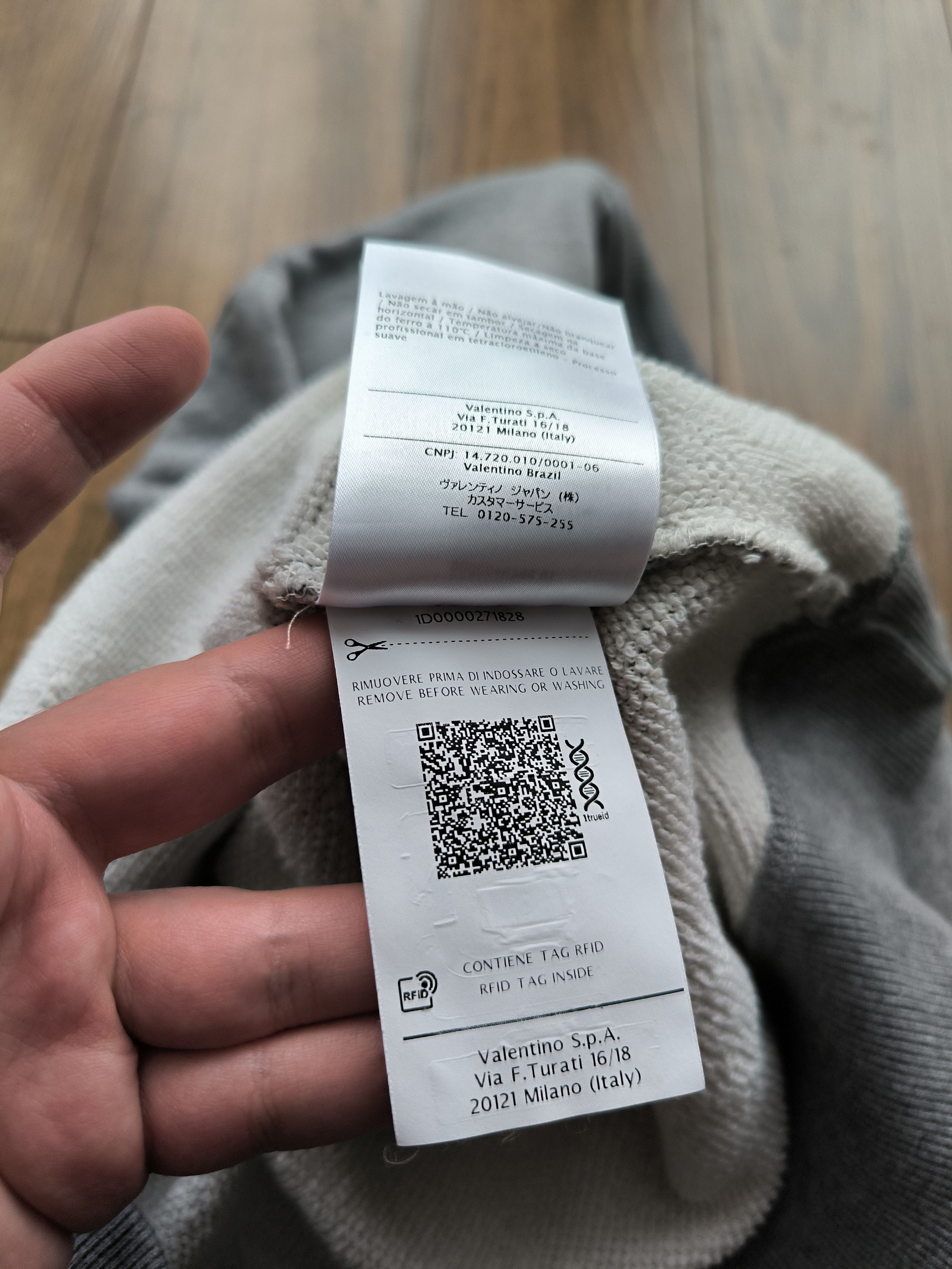 Valentino VLTN Grey Crewneck, size L, very good condition Size US L / EU 52-54 / 3 - 7 Thumbnail