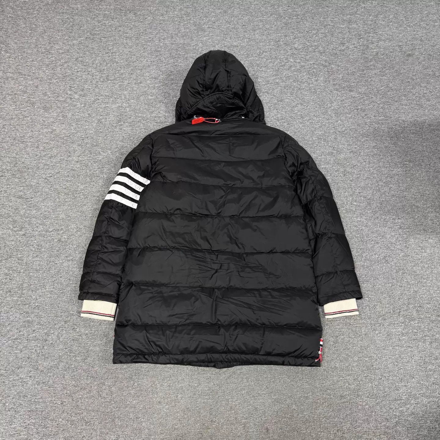 Thom Browne Thom Browne 4-Stripe Mid-Down Coat 2 MINT Size US M / EU 48-50 / 2 - 2 Thumbnail
